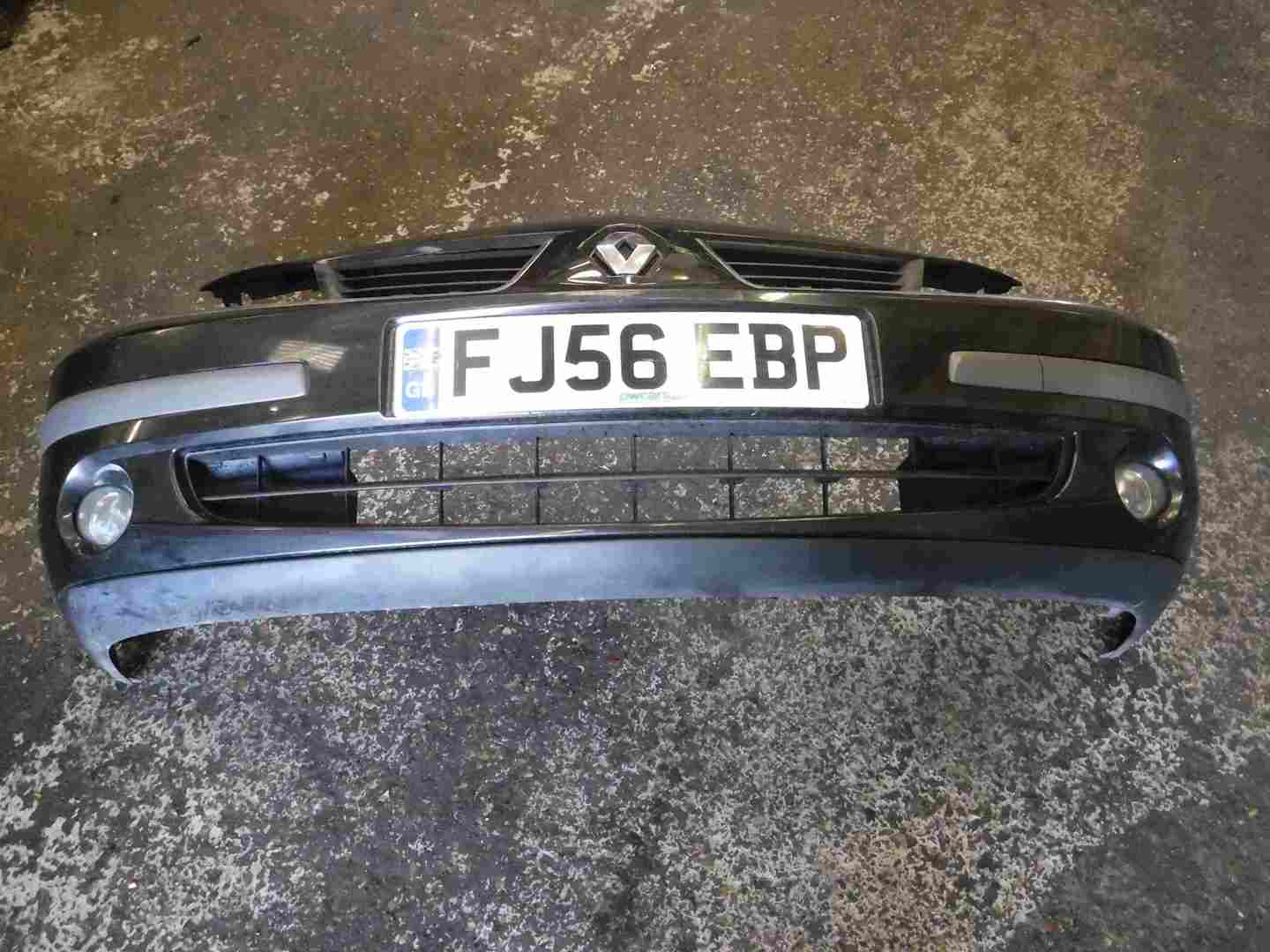 Renault Laguna 2005-2007 Front Bumper Black 676