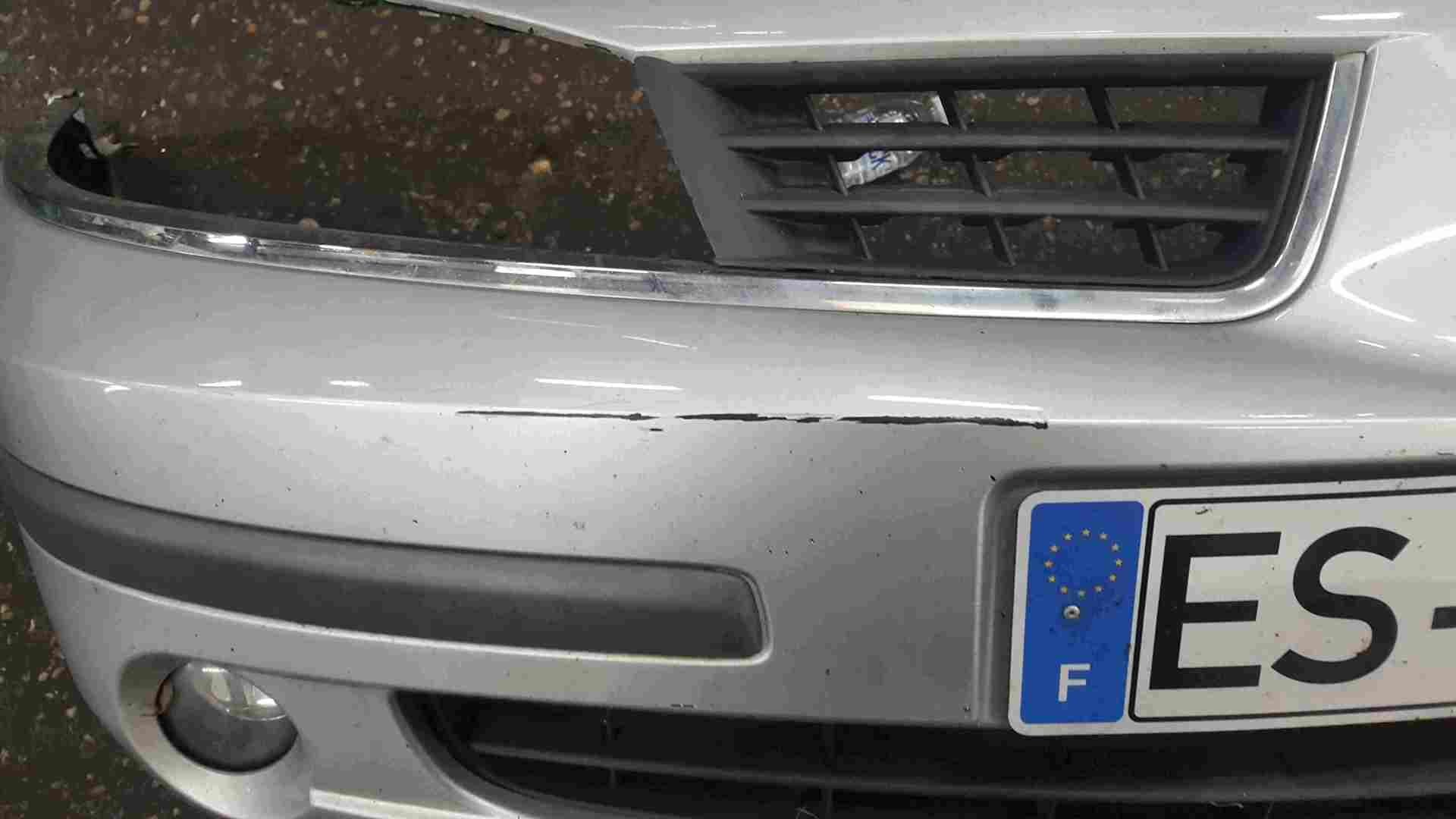 Thumb 2 Renault Laguna 2005-2007 Front Bumper Silver TED69