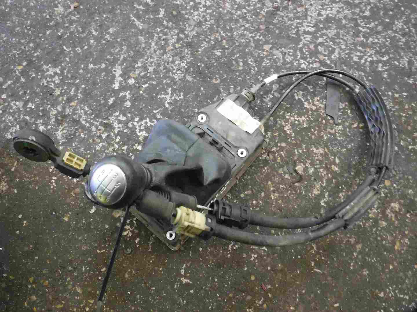 Renault Laguna 2005-2007 Gearstick Mechanism + Linkages Cables 6 Speed