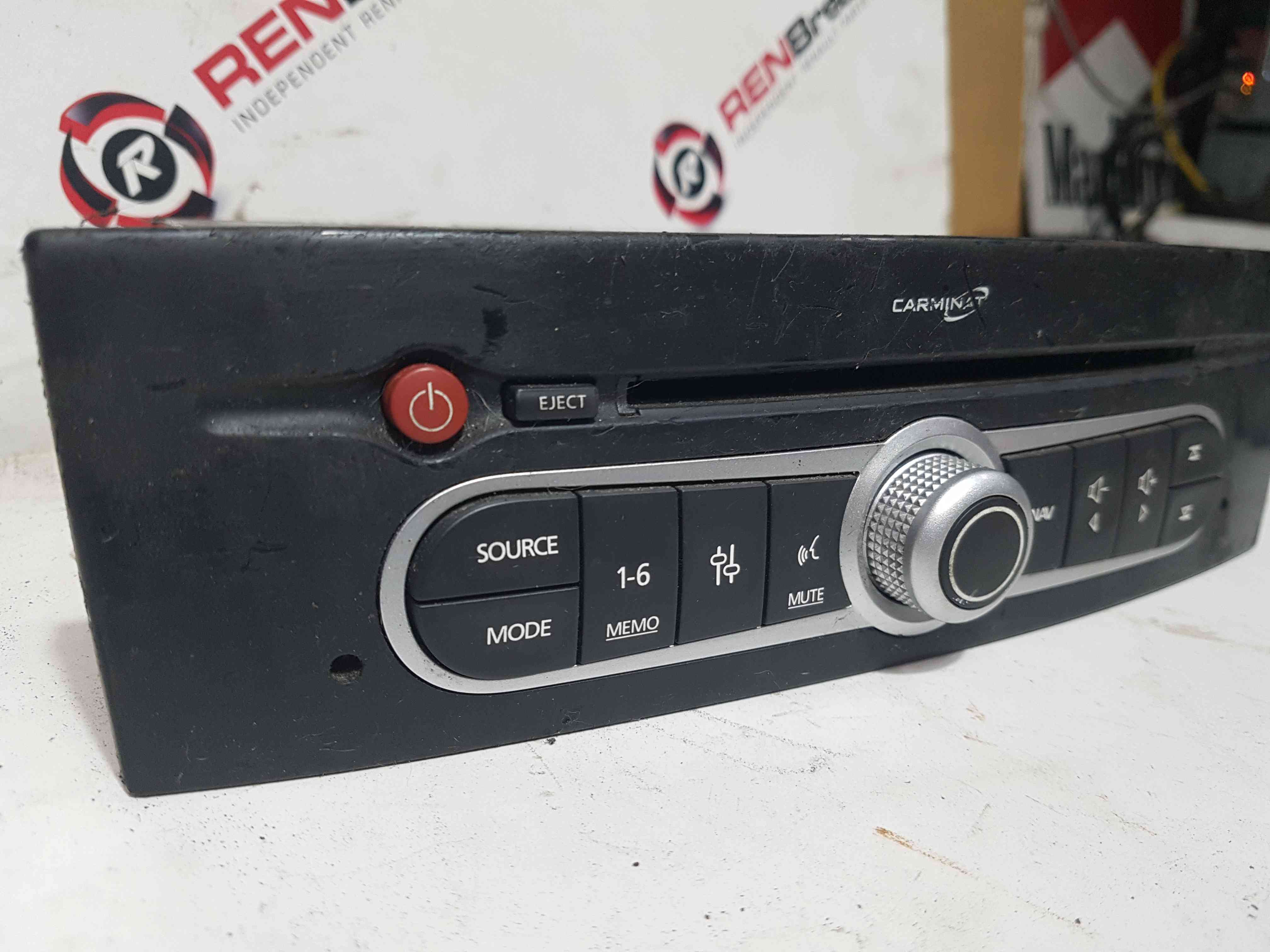 Thumb 7 Renault Laguna 2005-2007 Radio SAT Nav Head Unit 8200514871