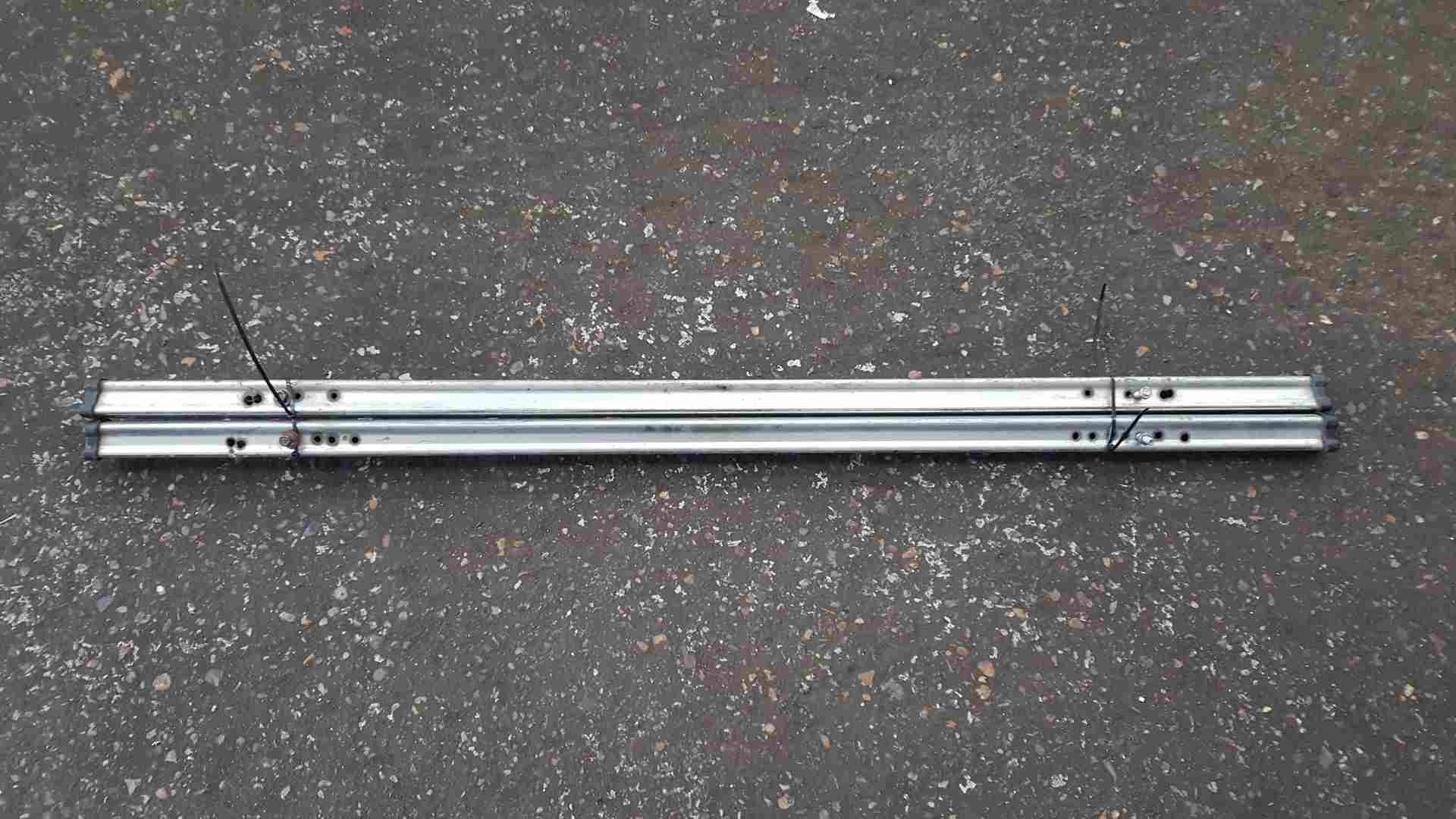 Thumb 4 Renault Laguna ESTATE 2001-2005 Roof Rack Bars RHINO
