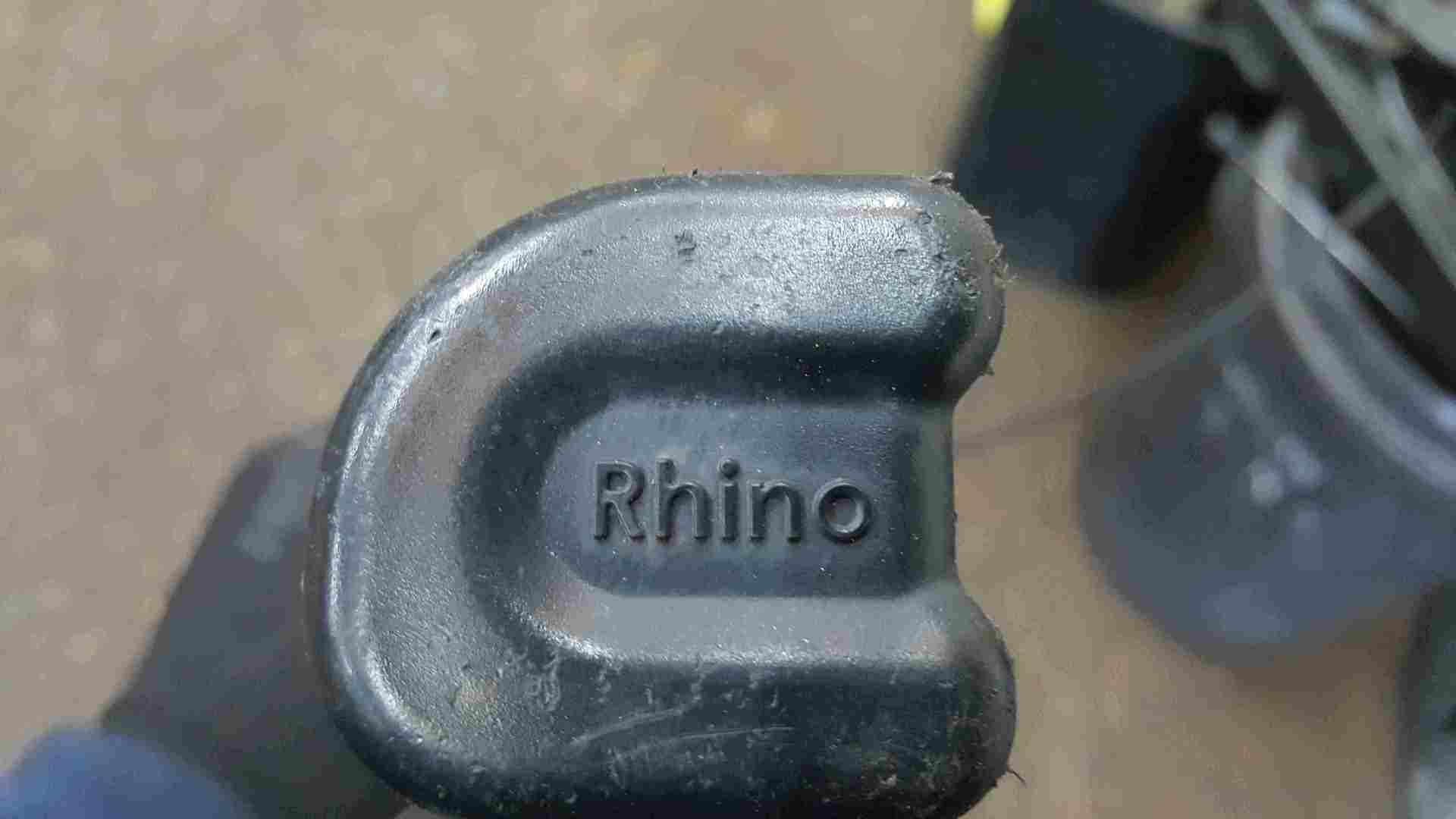 Thumb 3 Renault Laguna ESTATE 2001-2005 Roof Rack Bars RHINO