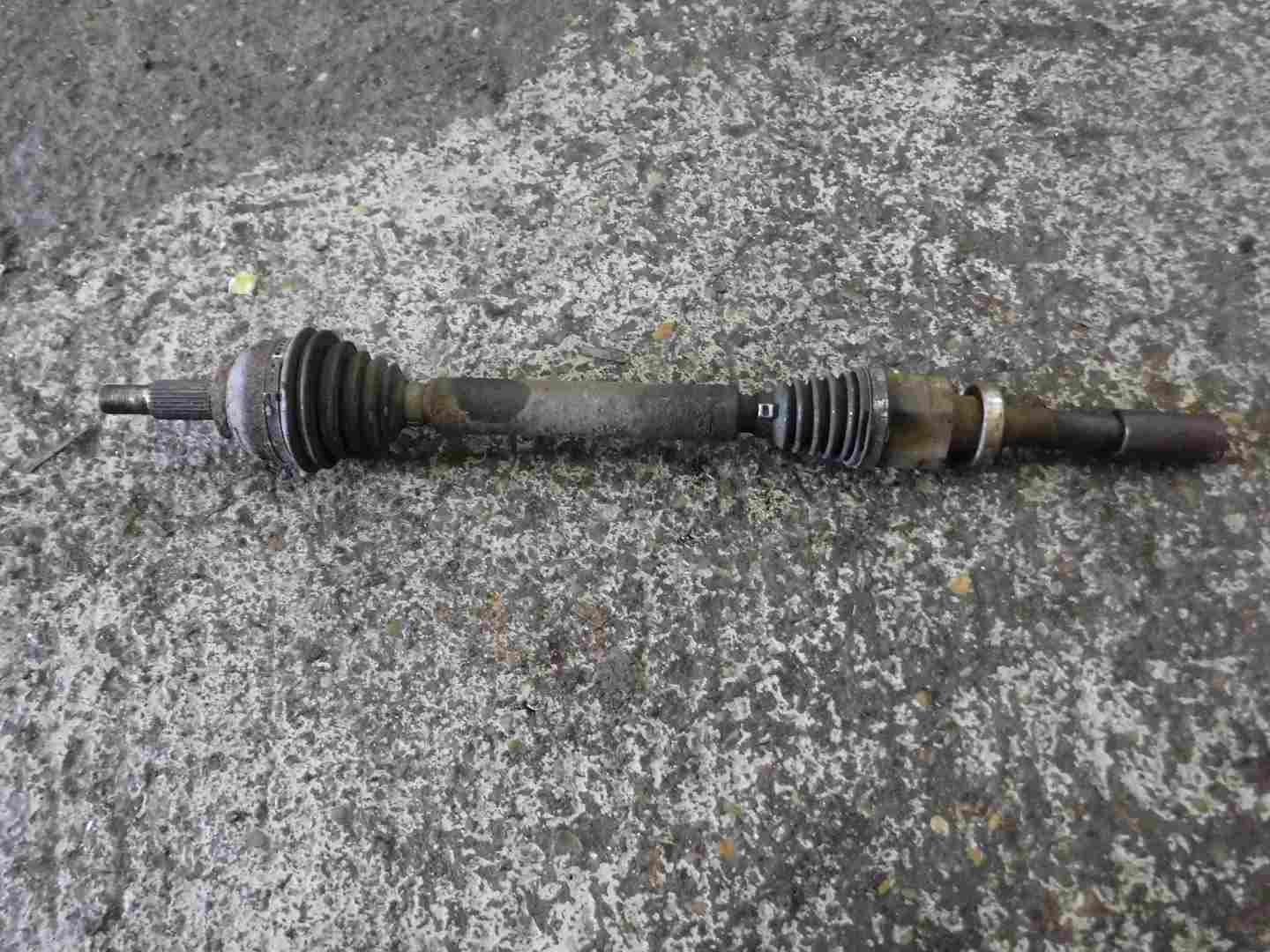 Renault Laguna Estate 2001-2005 1.8 16v Drivers OSF Front Driveshaft