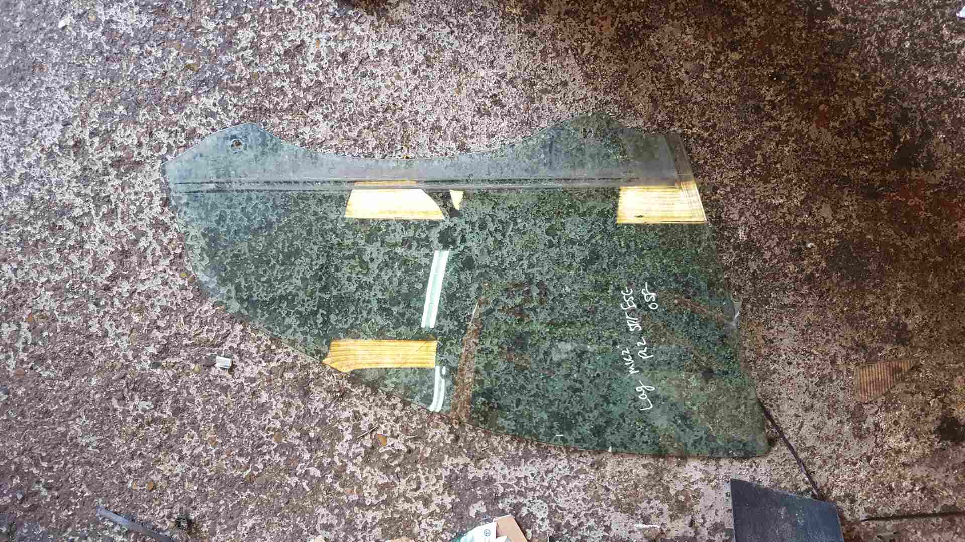 Thumb 2 Renault Laguna Estate 2005-2007 Driver OSF Front Glass