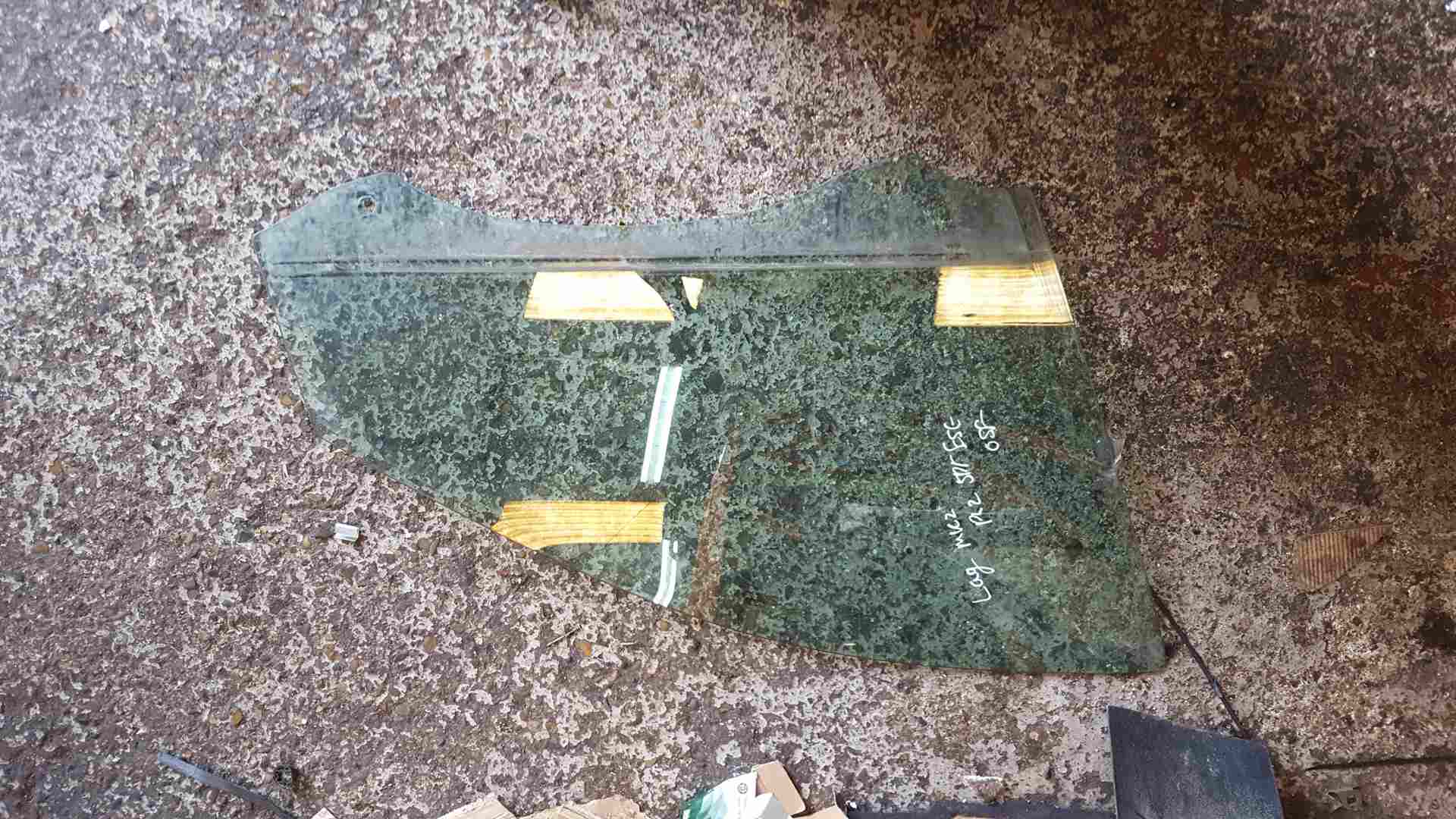Renault Laguna Estate 2005-2007 Driver OSF Front Glass