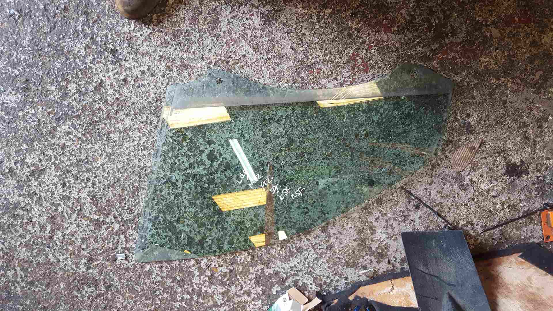 Thumb 3 Renault Laguna Estate 2005-2007 Passenger NSF Front  Glass 