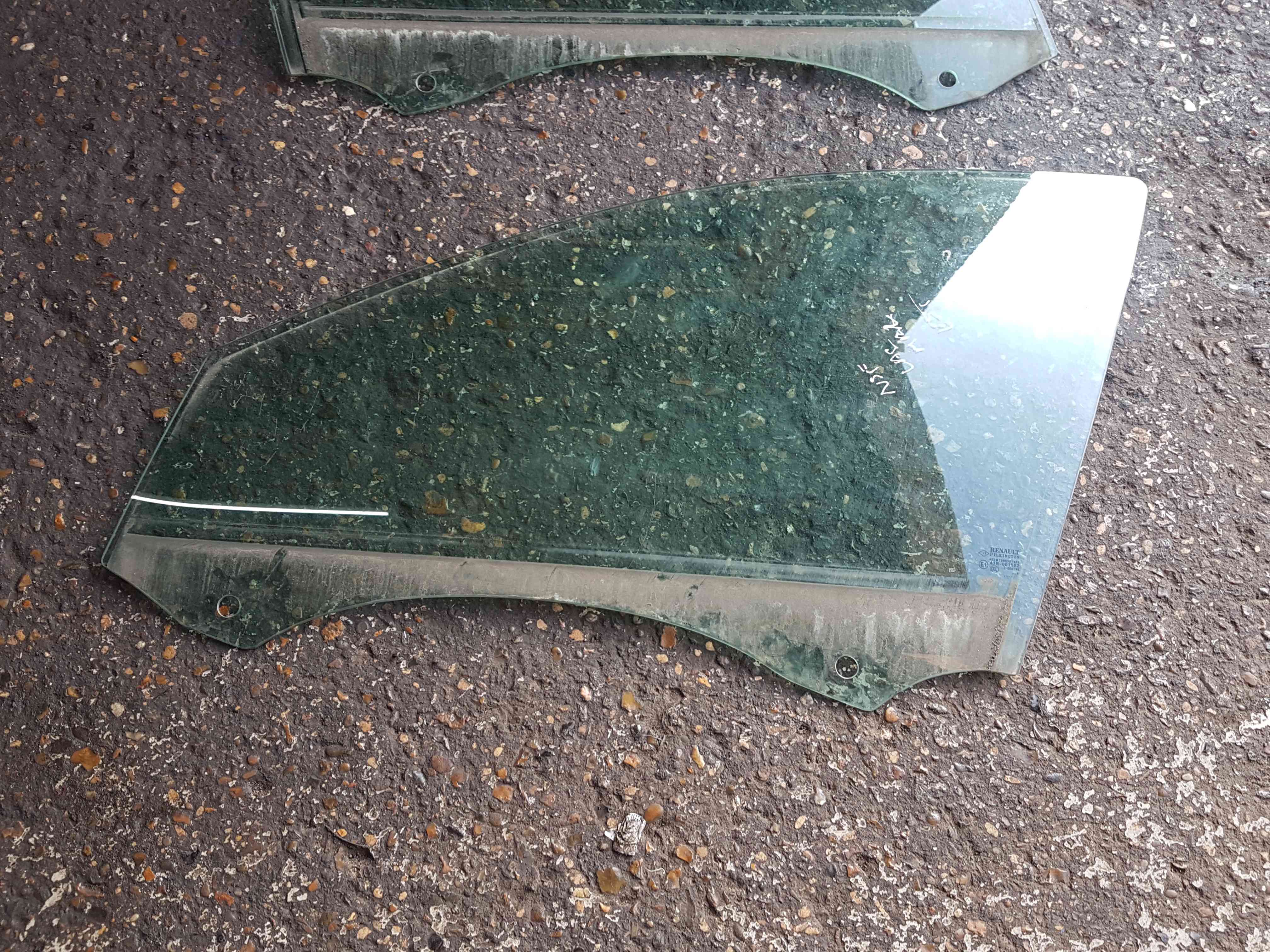 Renault Laguna Estate 2001-2007 Passenger NSF Front  Glass 