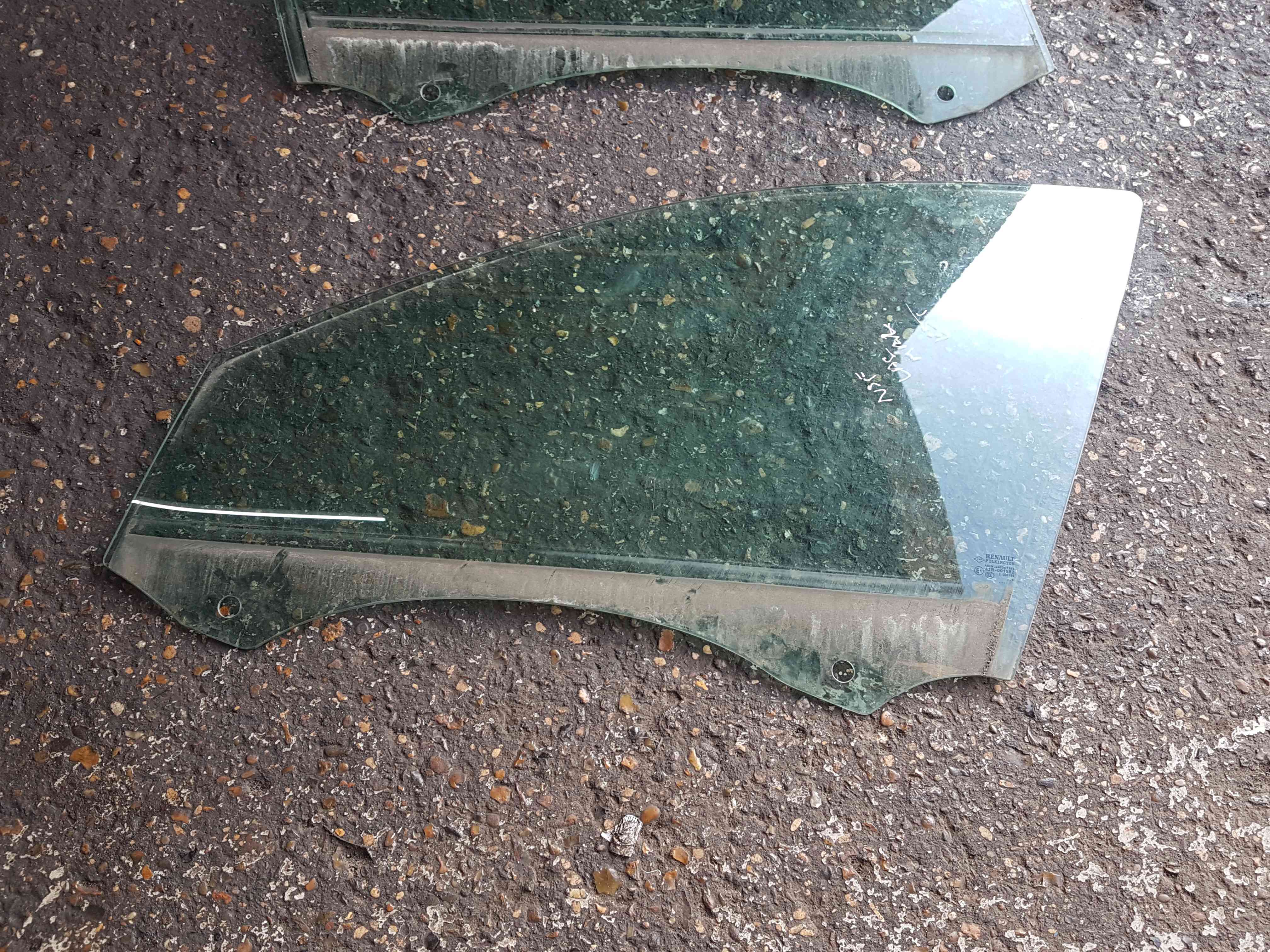 Thumb 3 Renault Laguna Estate 2001-2007 Passenger NSF Front  Glass 