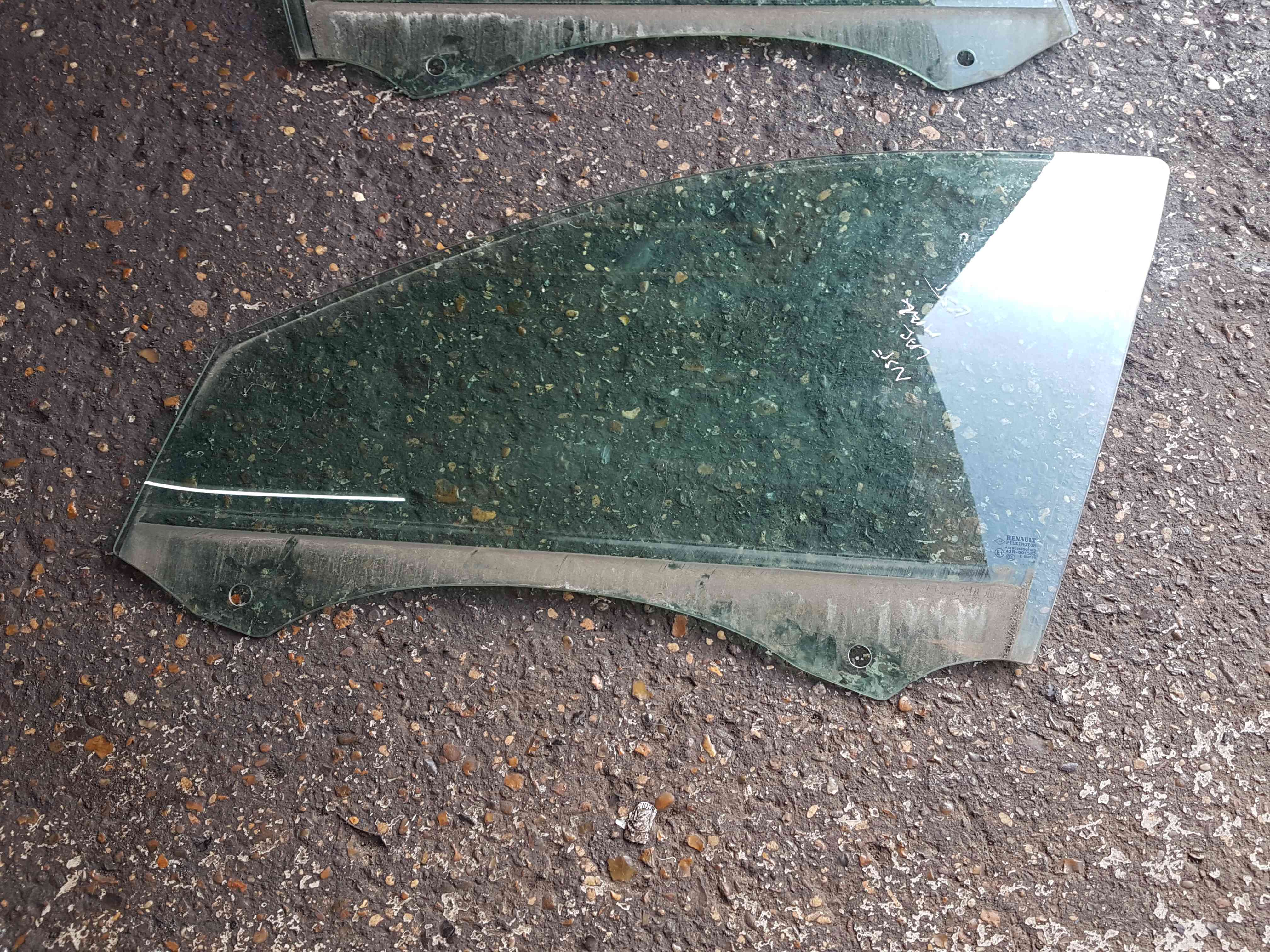 Thumb 4 Renault Laguna Estate 2001-2007 Passenger NSF Front  Glass 