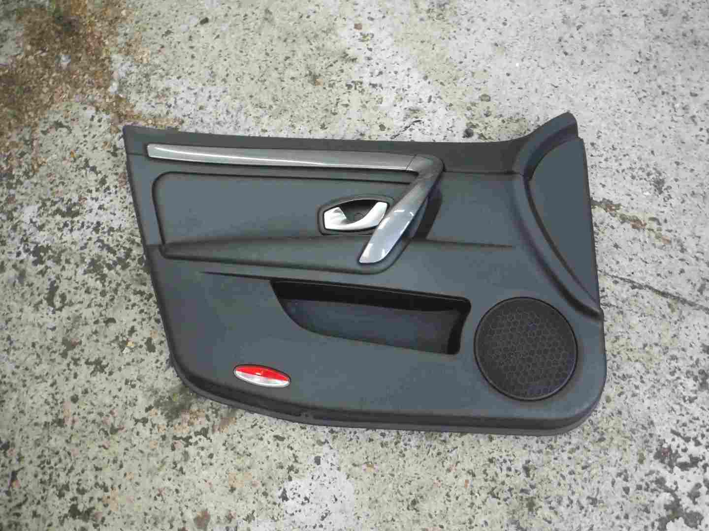 Renault Laguna Estate 2007-2010 Passenger NSF Front Door Card