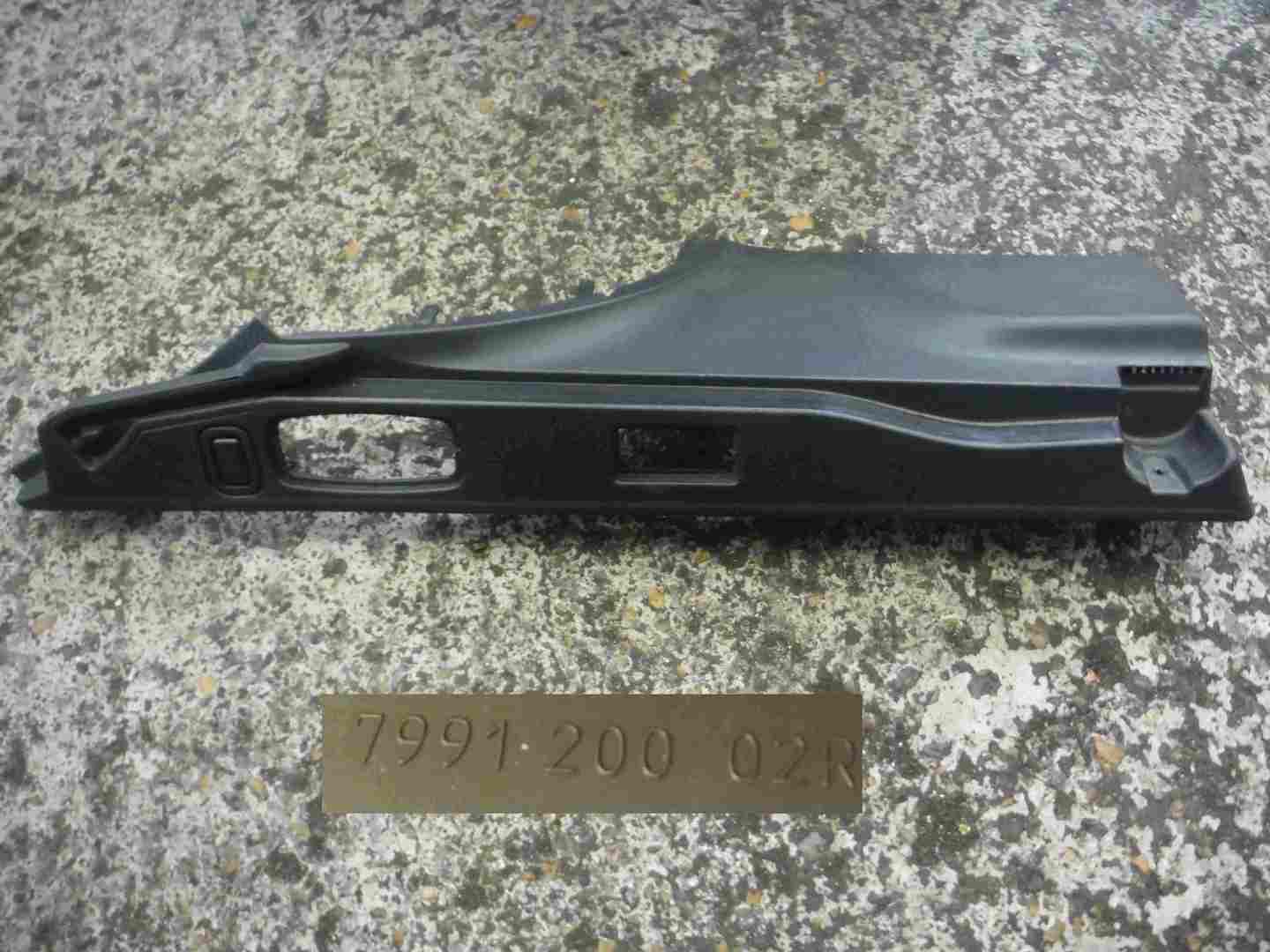 Renault Laguna Estate 2007-2010 Passenger NSR Rear Boot Tailgate Trim Side