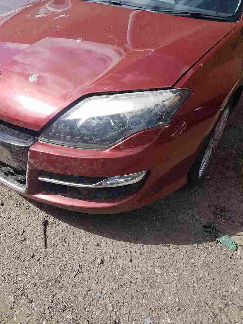 Thumb 4 Renault Laguna Estate 2007-2012 Front Bumper RED Tennd