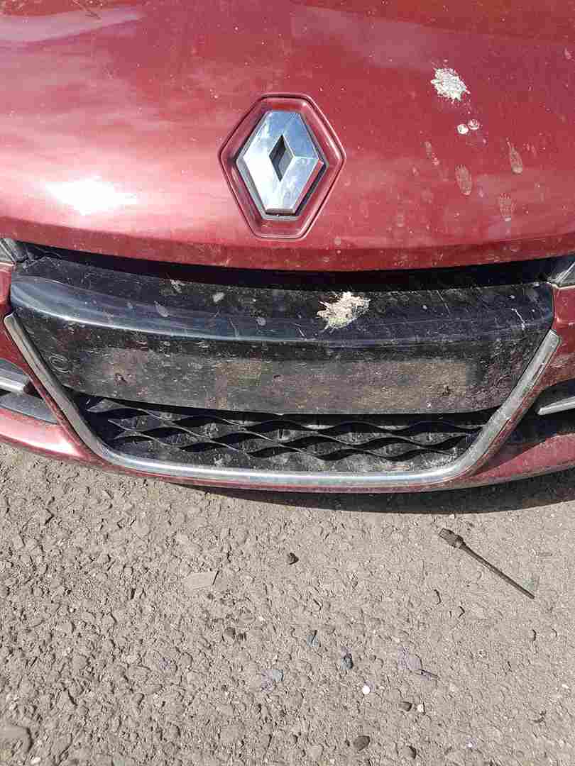 Thumb 5 Renault Laguna Estate 2007-2012 Front Bumper RED Tennd