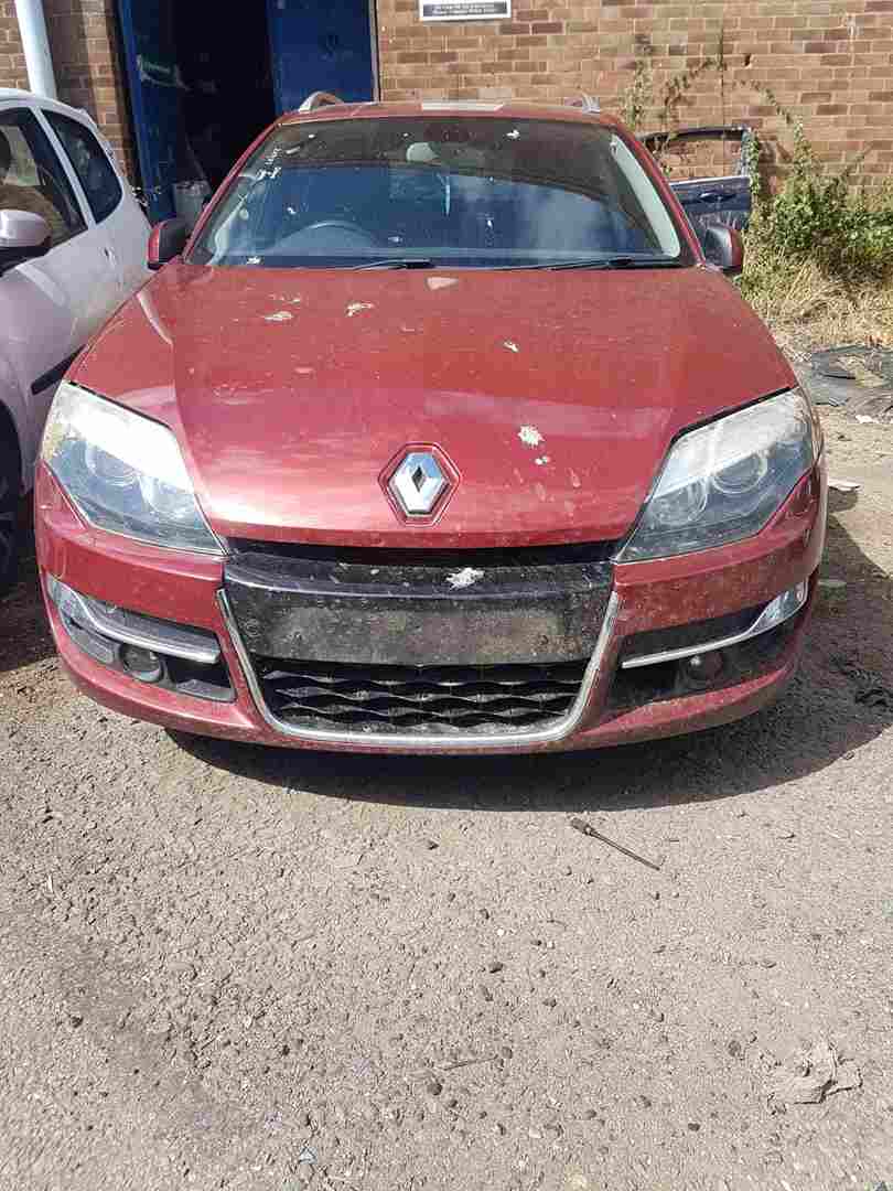 Thumb 6 Renault Laguna Estate 2007-2012 Front Bumper RED Tennd