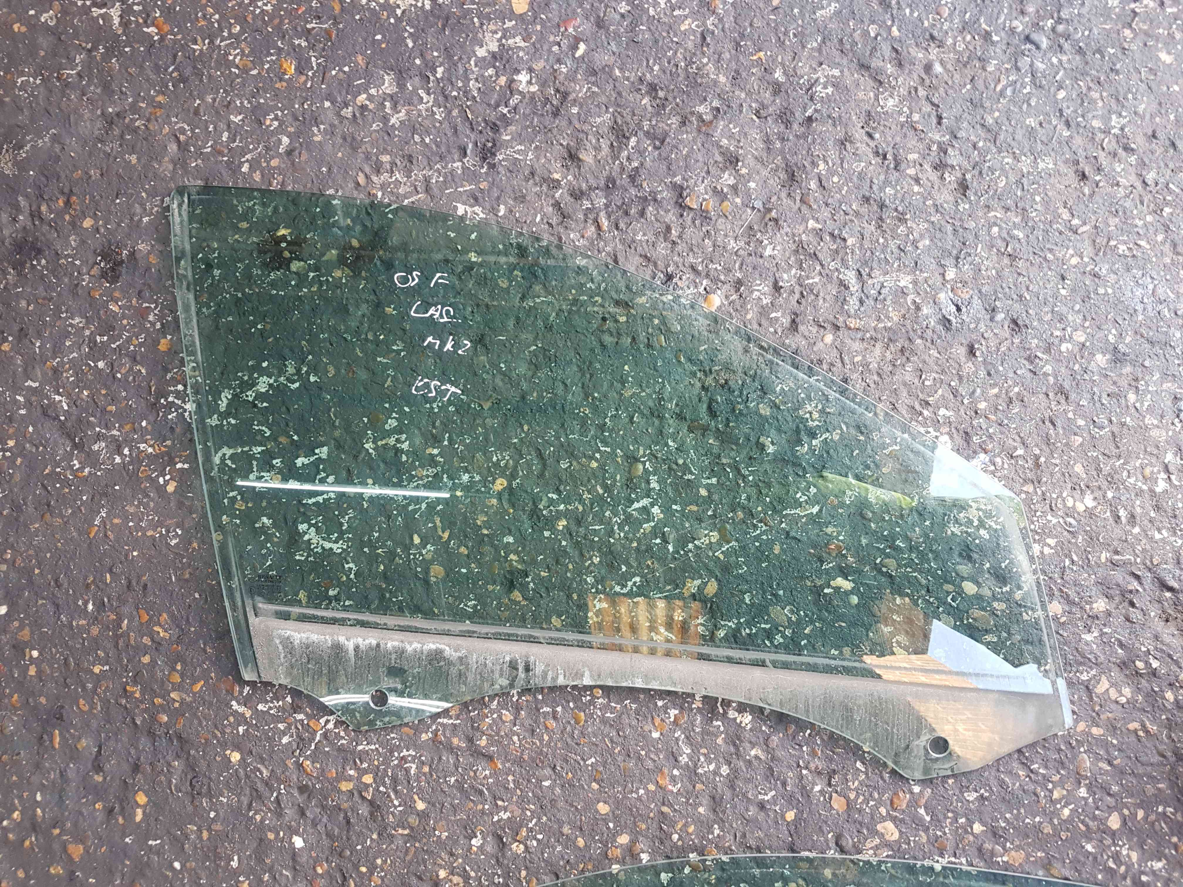 Thumb 2 Renault Laguna Estate MK2 2001-2007 Driver OSF Front Glass