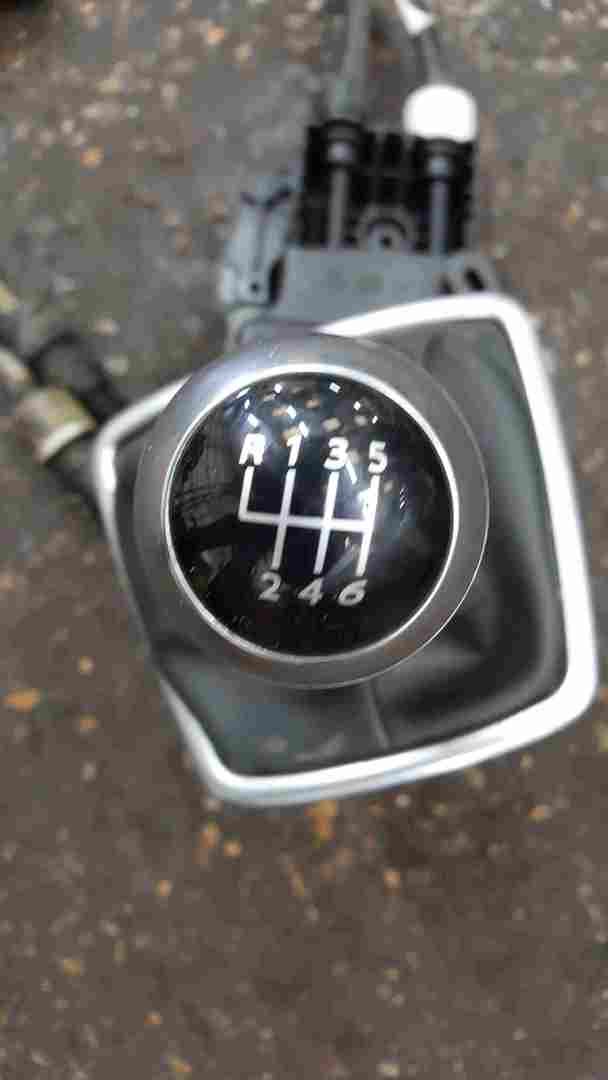 Thumb 2 Renault Laguna Estate MK3 2007-2012 6 Speed Gearstick Shifter Mechanism + Cables