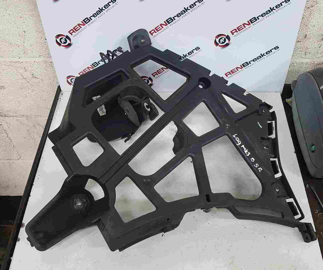 Renault Laguna Estate MK3 2007-2012 Drivers OSR Rear Bumper Bracket Fixing