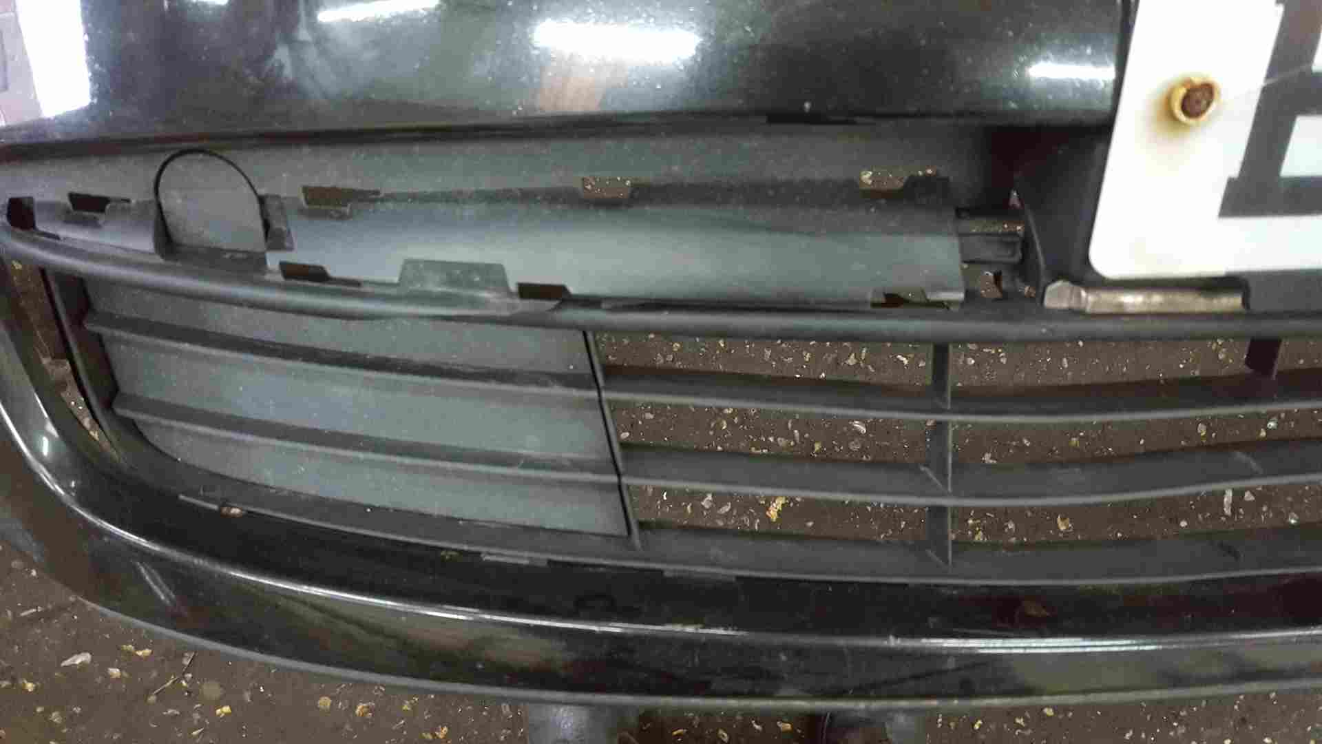 Thumb 3 Renault Laguna Estate MK3 2007-2012 Front Bumper Black 676 Nv676