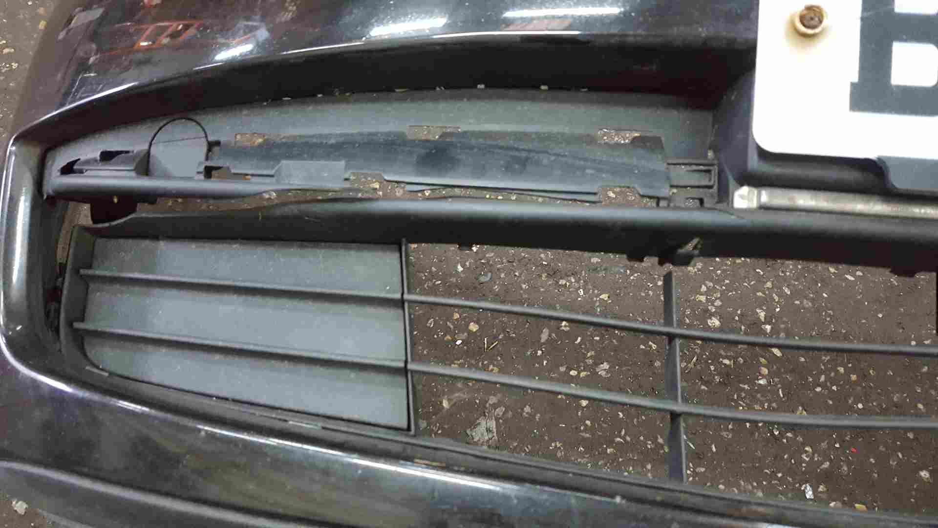 Thumb 4 Renault Laguna Estate MK3 2007-2012 Front Bumper Black 676 Nv676