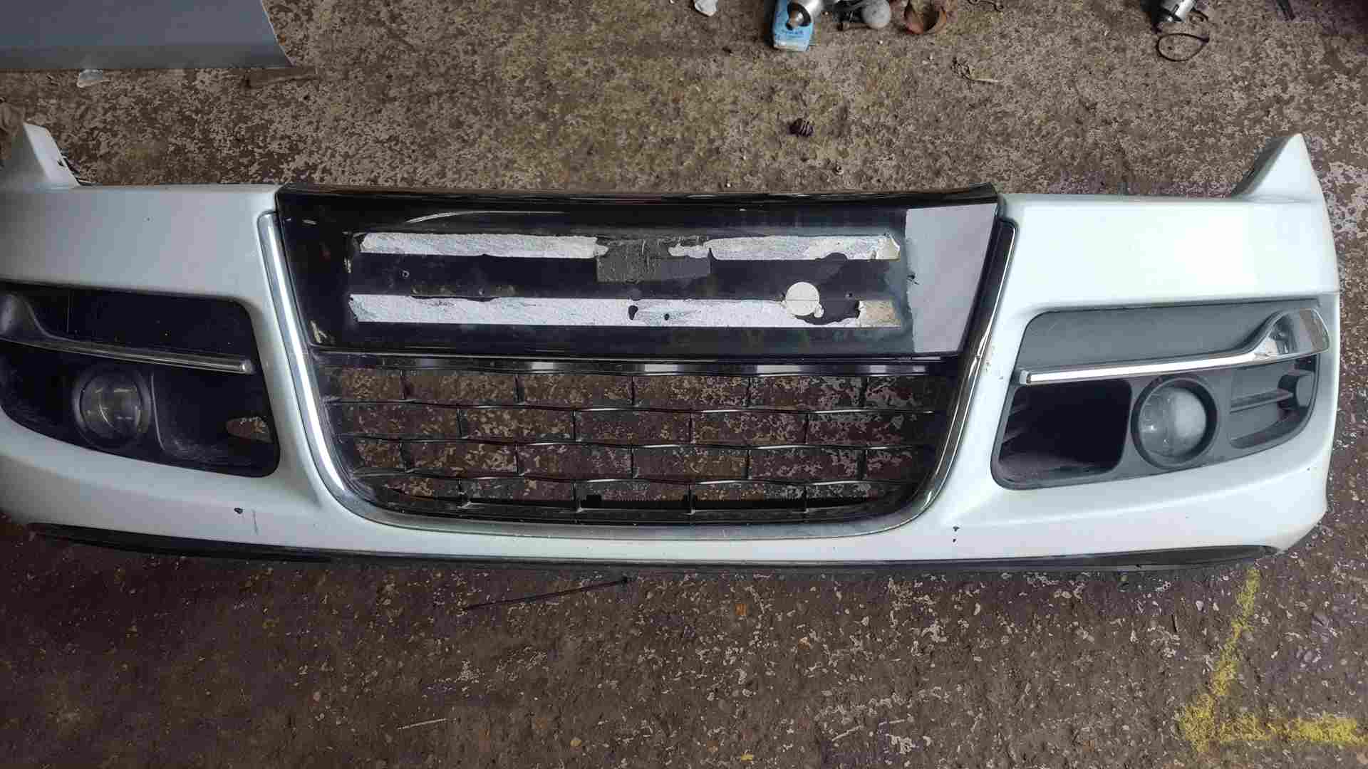 Thumb 4 Renault Laguna Estate MK3 2007-2012 Front Bumper White Ov369 
