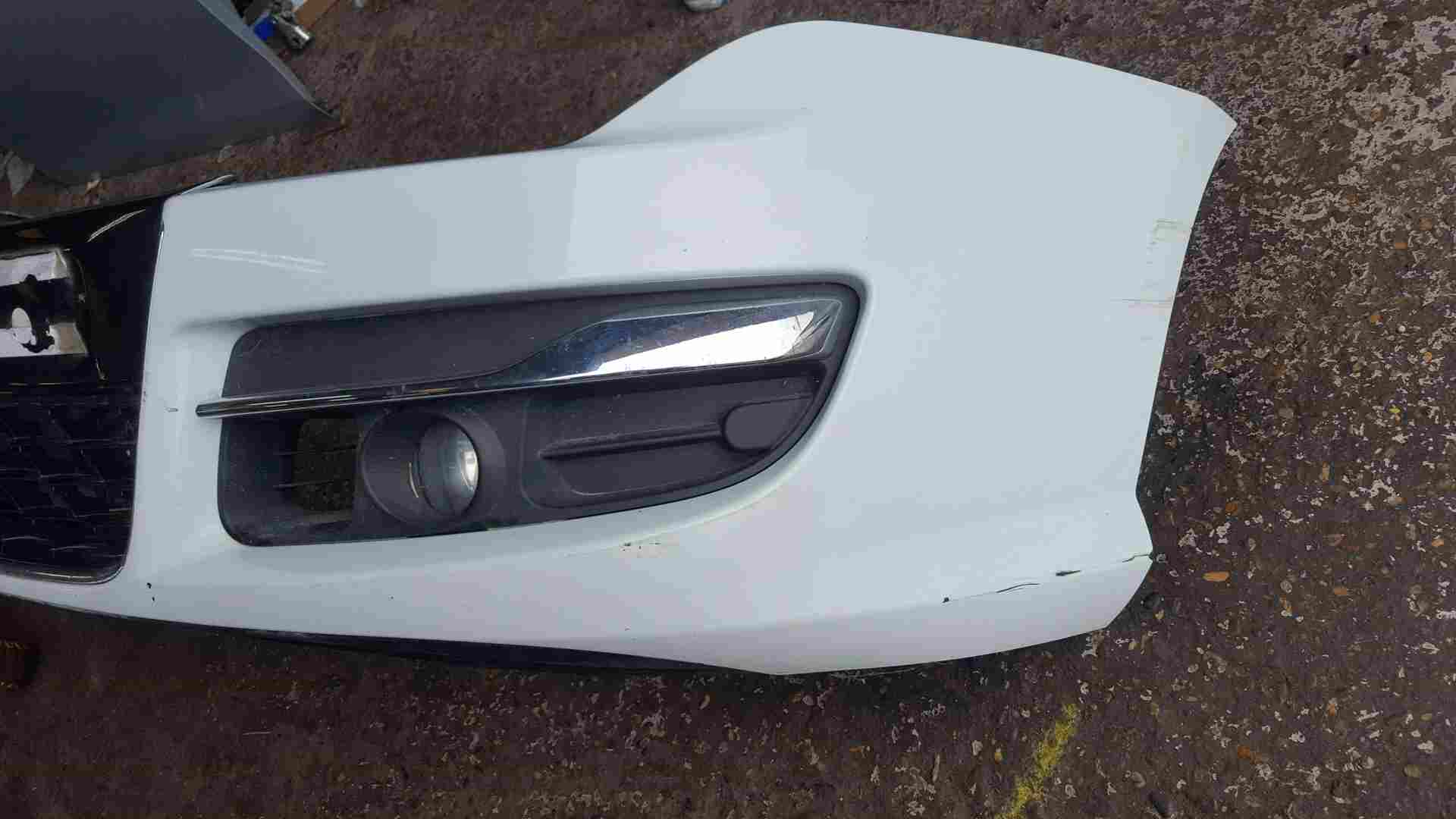 Thumb 5 Renault Laguna Estate MK3 2007-2012 Front Bumper White Ov369 