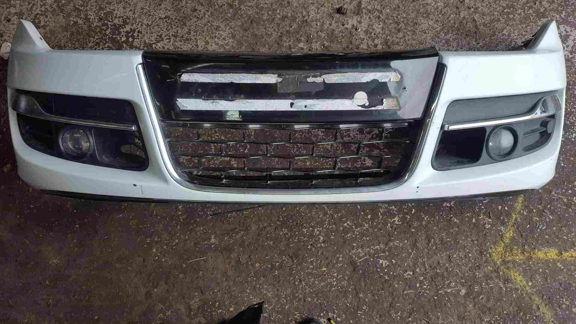 Thumb 8 Renault Laguna Estate MK3 2007-2012 Front Bumper White Ov369 