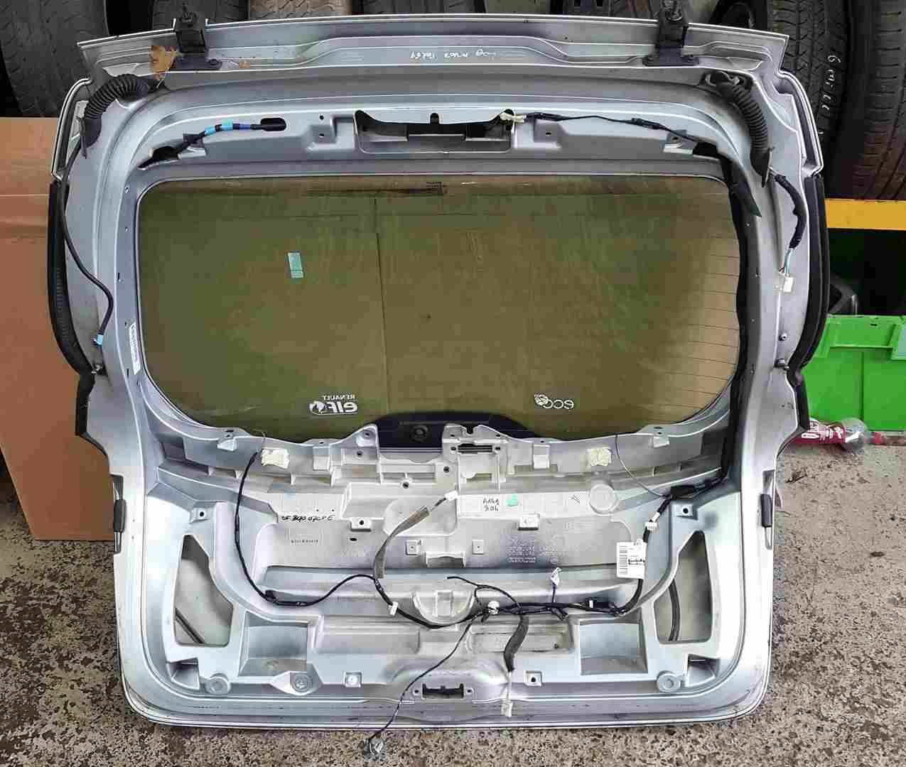 Thumb 2 Renault Laguna Estate MK3 2007-2012 Rear Boot Tailgate Silver TED69