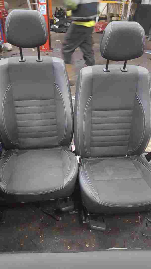 Thumb 2 Renault Laguna Hatchback MK3 2007-2012 Half Leather Interior SET Chairs Cards