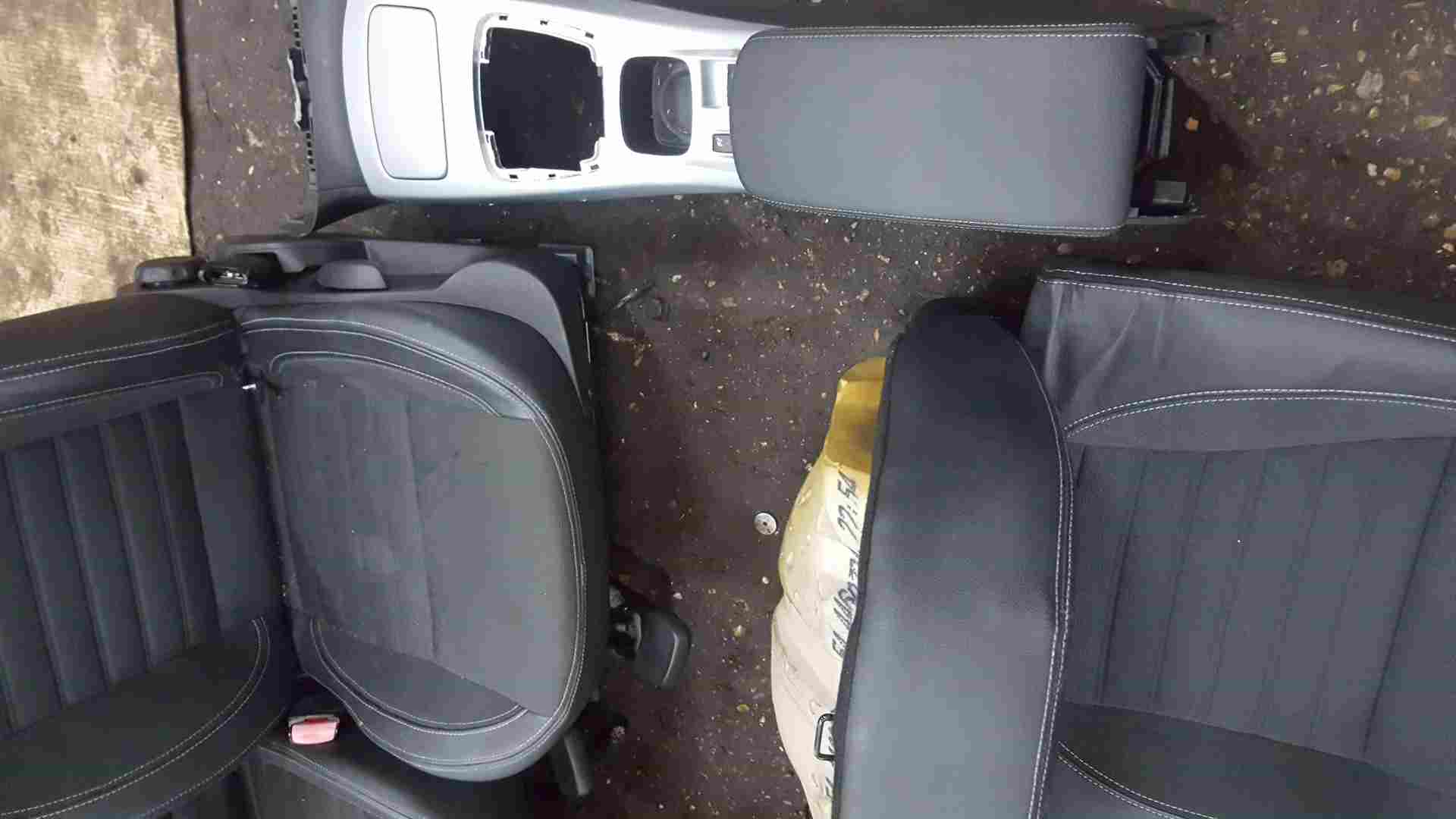 Thumb 4 Renault Laguna Hatchback MK3 2007-2012 Half Leather Interior SET Chairs Cards
