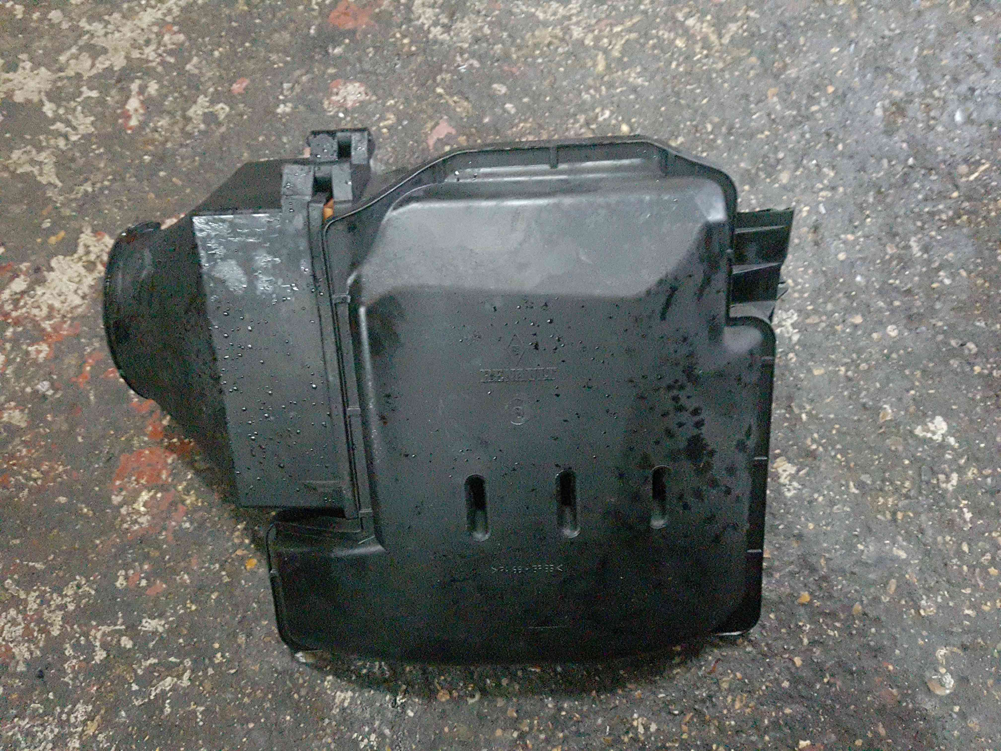 Thumb 2 Renault Laguna MK2 2001-2005 Airbox Housing Filter 8200420871
