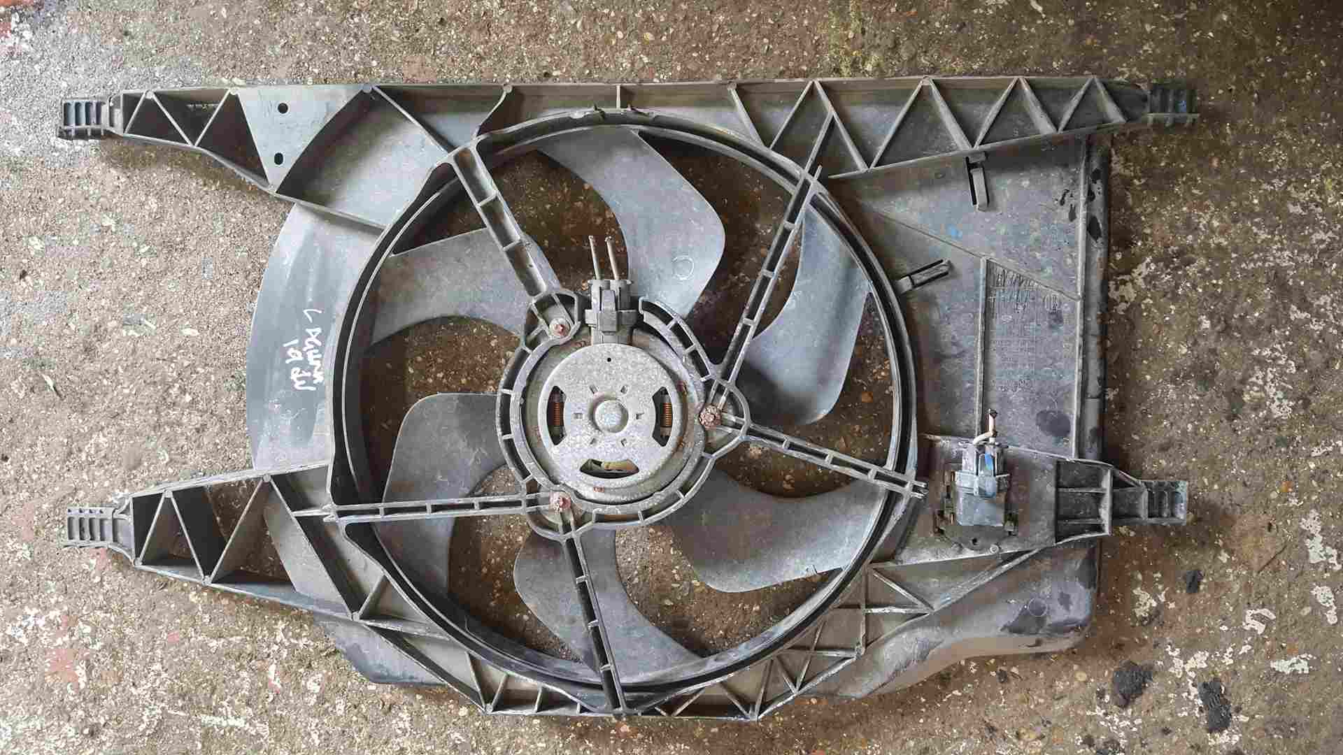 Thumb 3 Renault Laguna MK2 2001-2005 1.9 DCI Radiator Rad Cooling FAN 8200025635