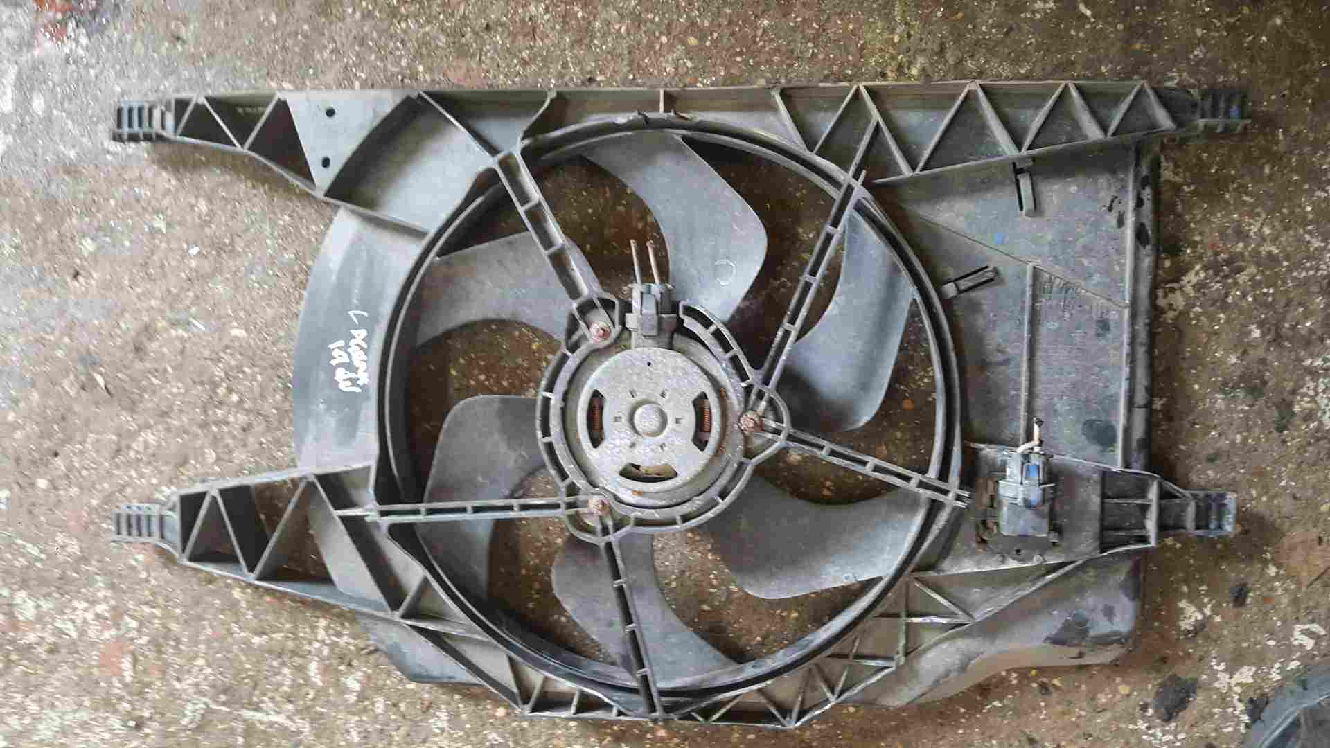 Thumb 4 Renault Laguna MK2 2001-2005 1.9 DCI Radiator Rad Cooling FAN 8200025635