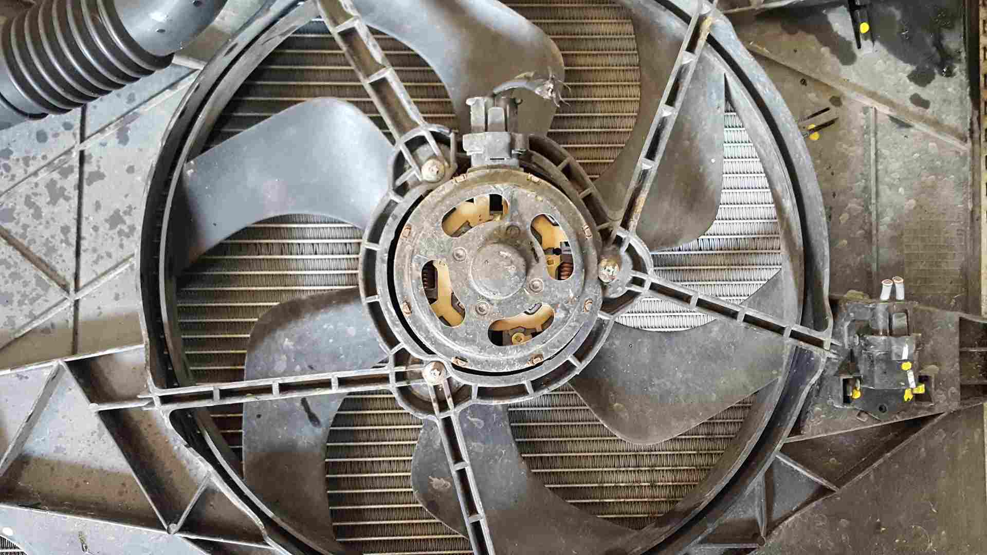 Thumb 11 Renault Laguna MK2 2005-2007 2.0 16V RAD Pack Radiator Cooling FAN M9R740