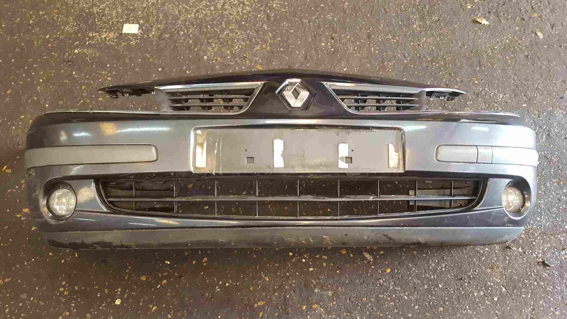 Thumb 2 Renault Laguna MK2 Ph2 Estate 2005-2007 Front Bumper Grey Teb66 Scuffed