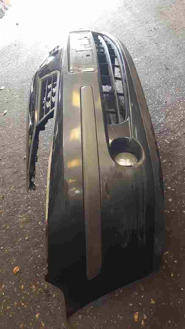Thumb 4 Renault Laguna MK2 Ph2 Estate 2005-2007 Front Bumper Grey Teb66 Scuffed