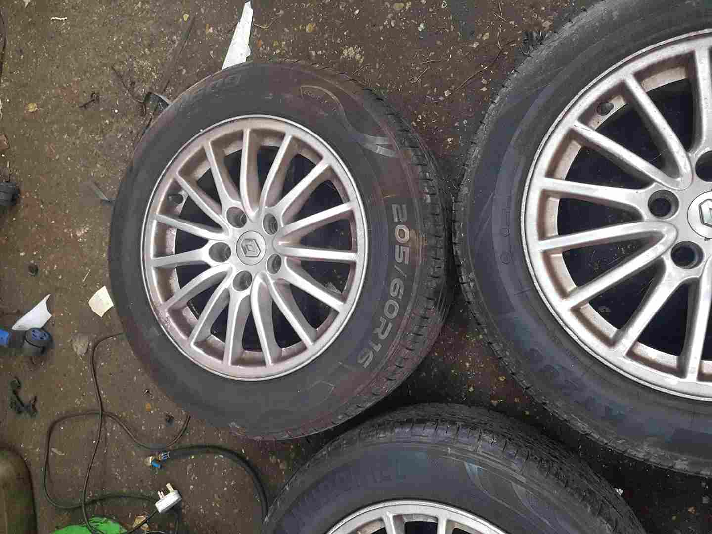 Thumb 4 Renault Laguna MK3 2007-2010 Broadway Alloy Wheel + Tyre 3/5  205 60 16 6Mm
