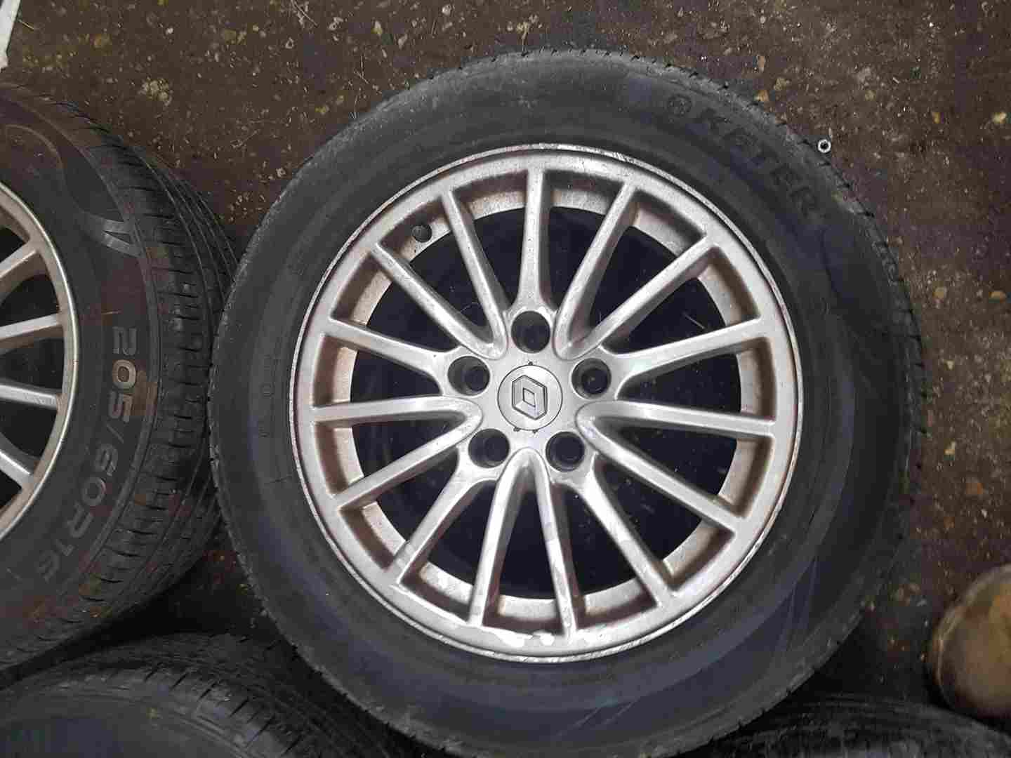 Thumb 5 Renault Laguna MK3 2007-2010 Broadway Alloy Wheel + Tyre 3/5  205 60 16 6Mm