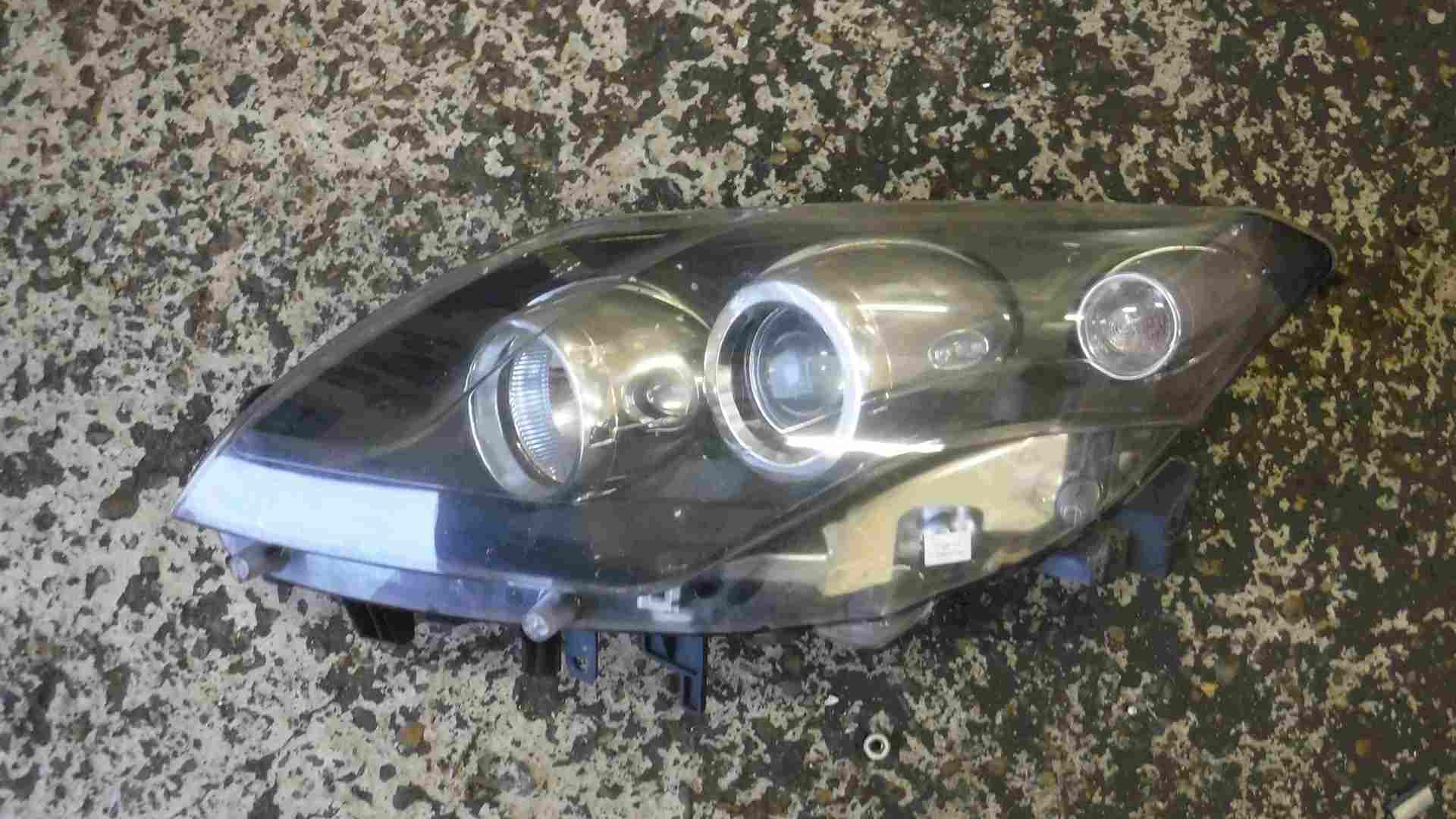 Renault Laguna MK3 2007-2010 Passenger NSF Front Headlight Black Backing