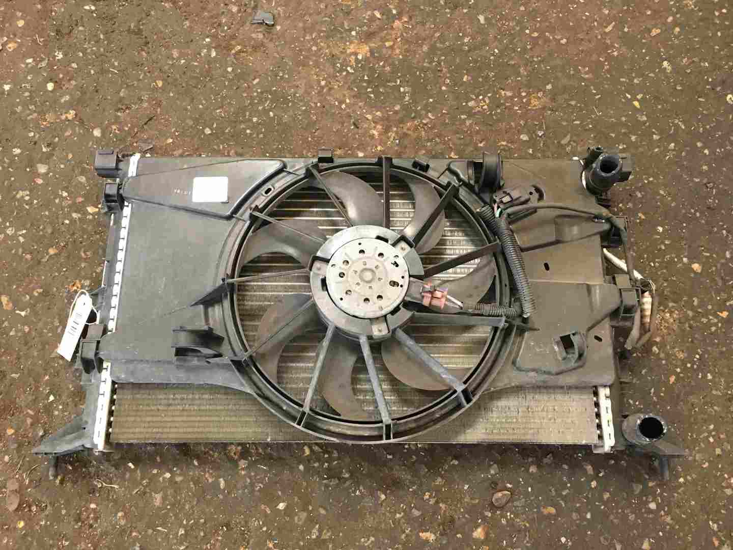 Renault Laguna MK3 2007-2012 2.0 16v Rad Pack Radiator Cooling Fan 214810039R