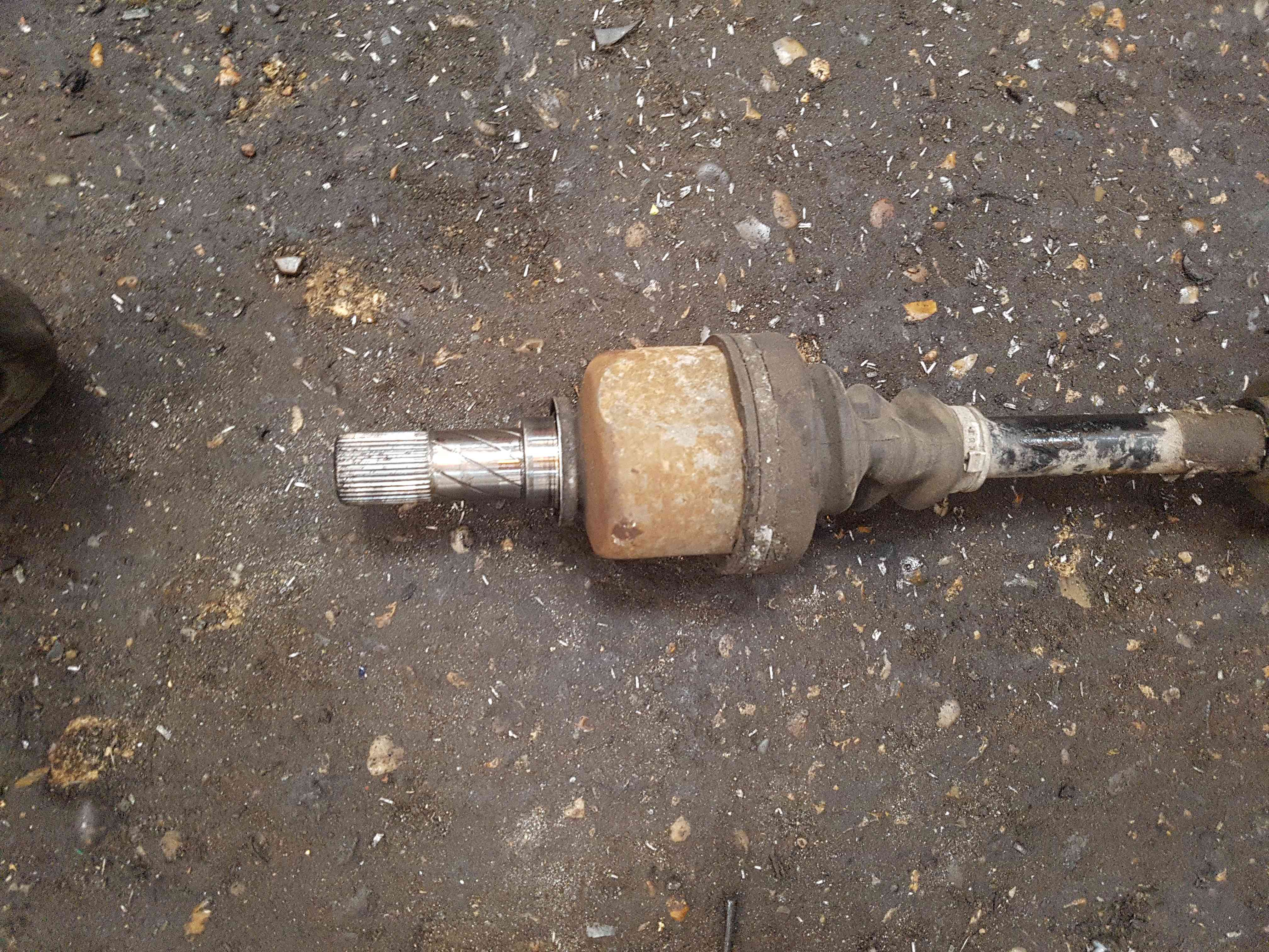 Thumb 4 Renault Laguna MK3 2007-2012 2.0 DCI Passenger NSF Front Driveshaft
