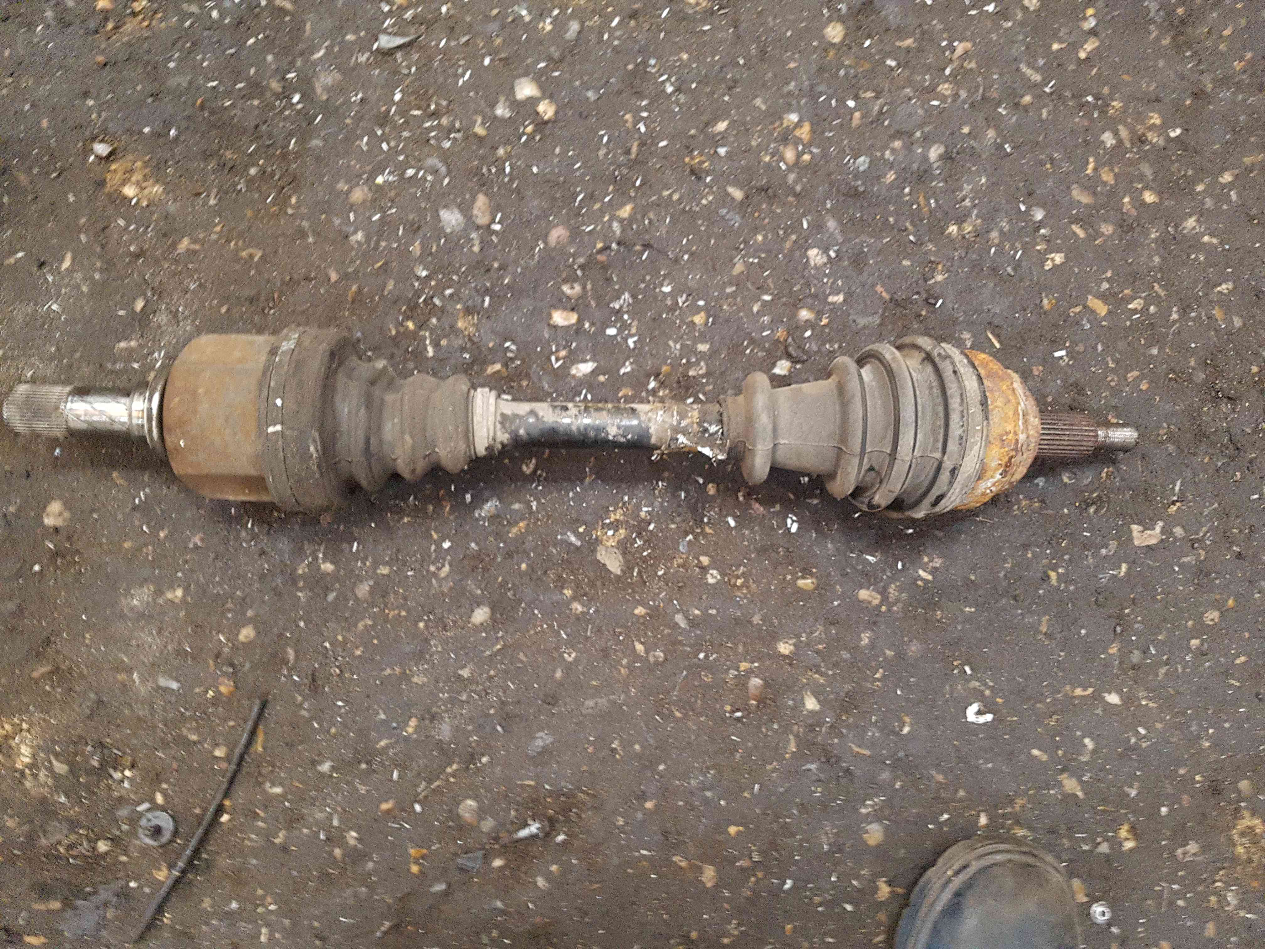 Thumb 8 Renault Laguna MK3 2007-2012 2.0 DCI Passenger NSF Front Driveshaft