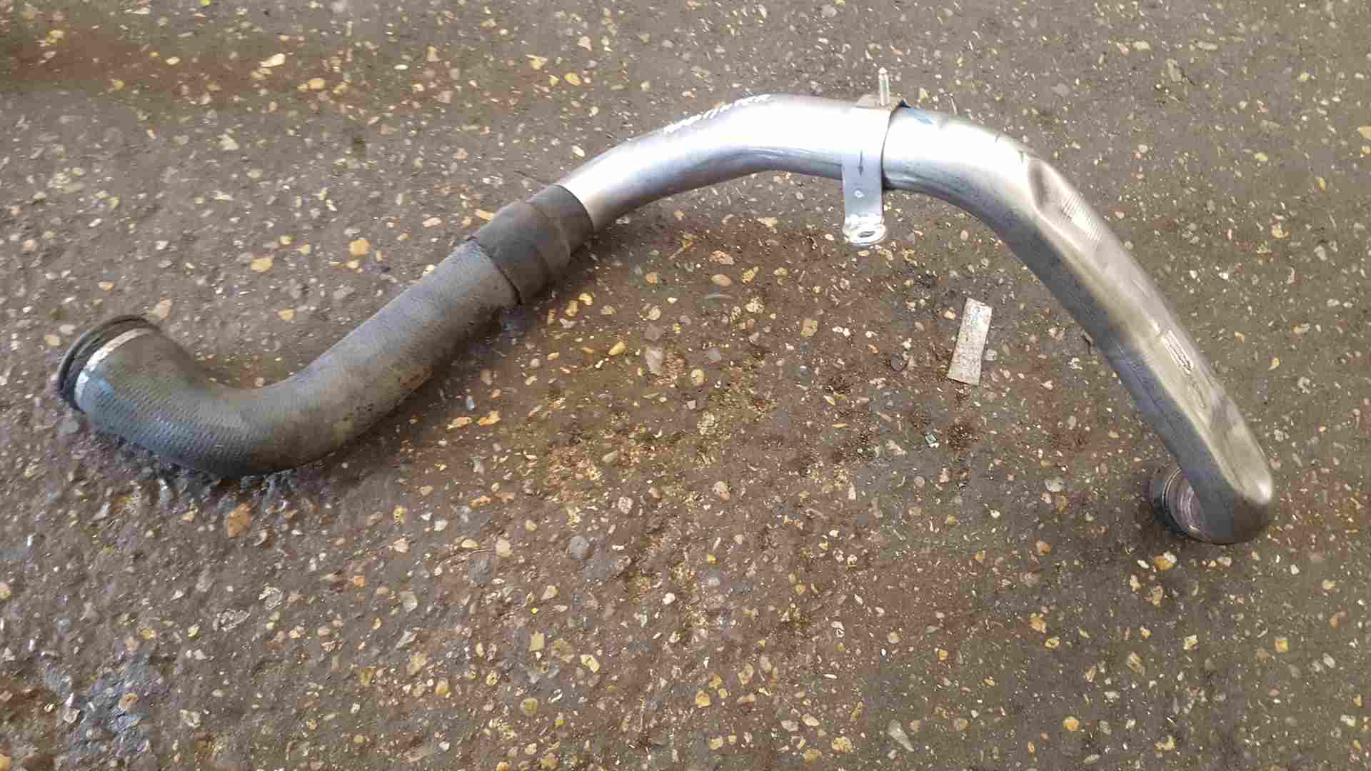 Thumb 2 Renault Laguna MK3 2007-2012 2.0 dCi Turbo To Intercooler Pipe