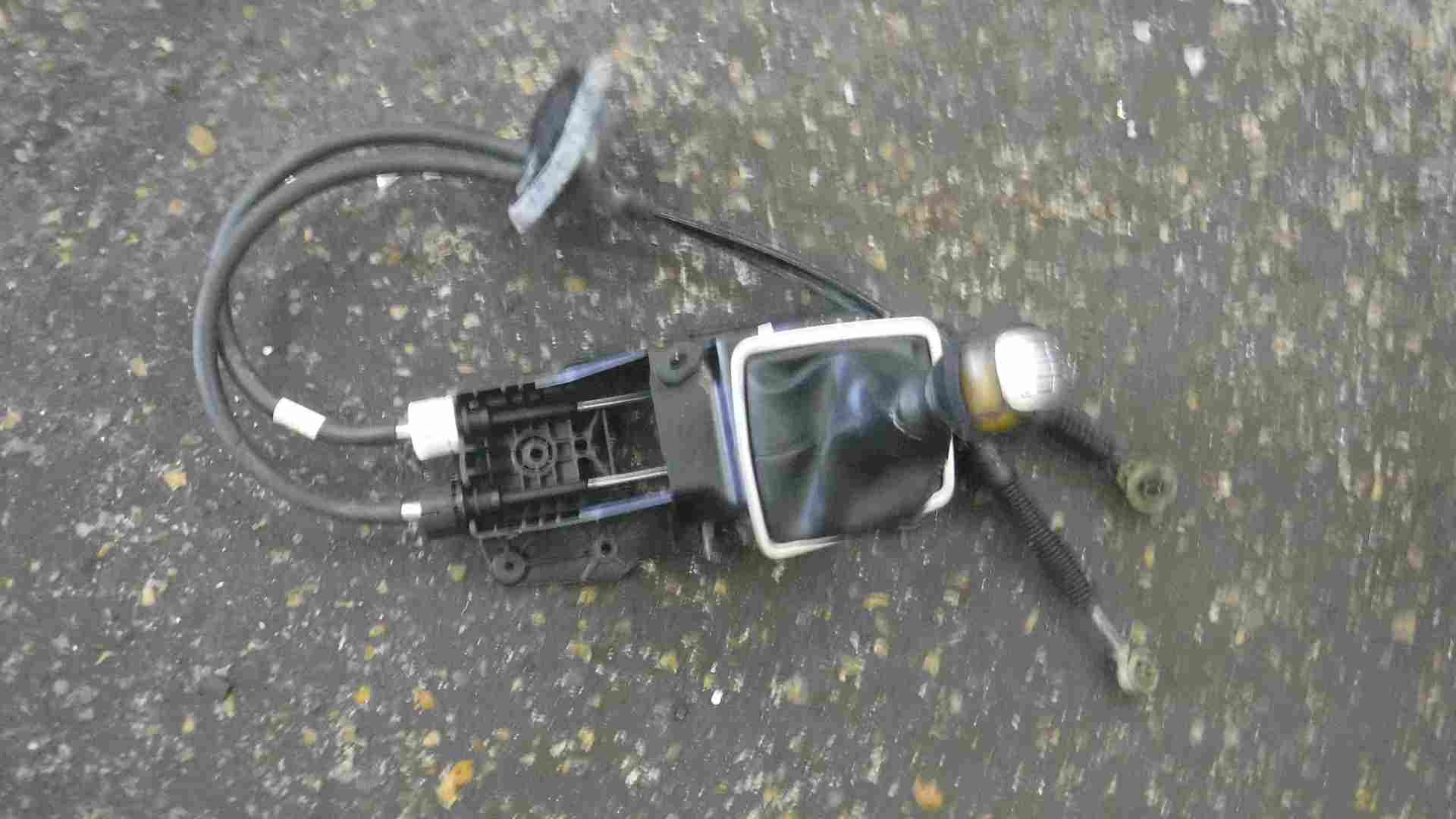 Renault Laguna MK3 2007-2012 6 Speed Gearstick Mechanism + Cables 8200755652