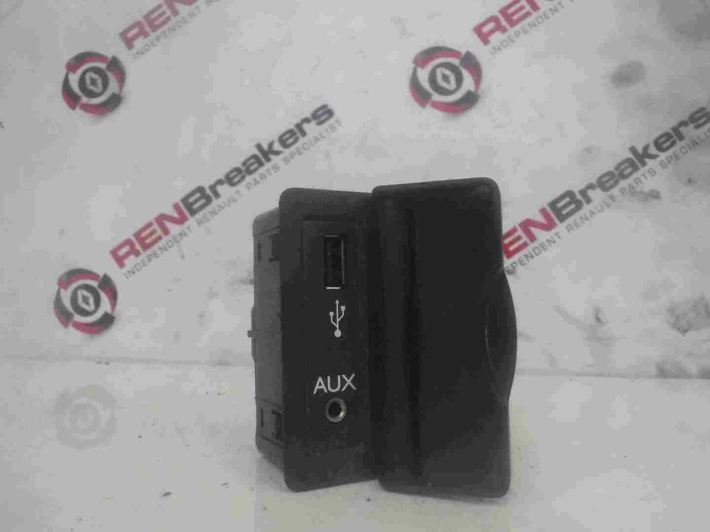 Renault Laguna MK3 2007-2012 Aux USB Input