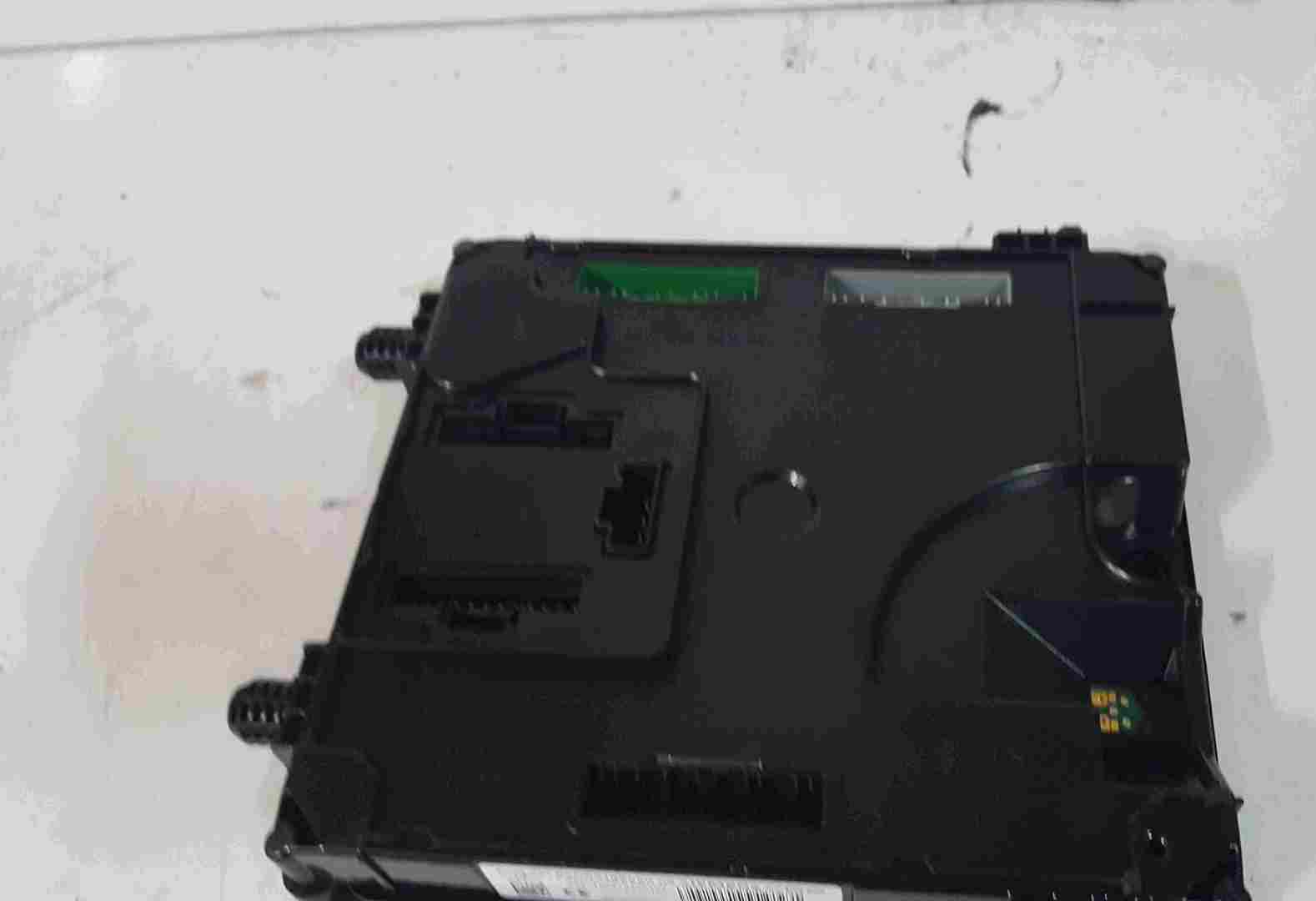 Thumb 3 Renault Laguna MK3 2007-2012 Body Control Module Fuse Box 284b10015r
