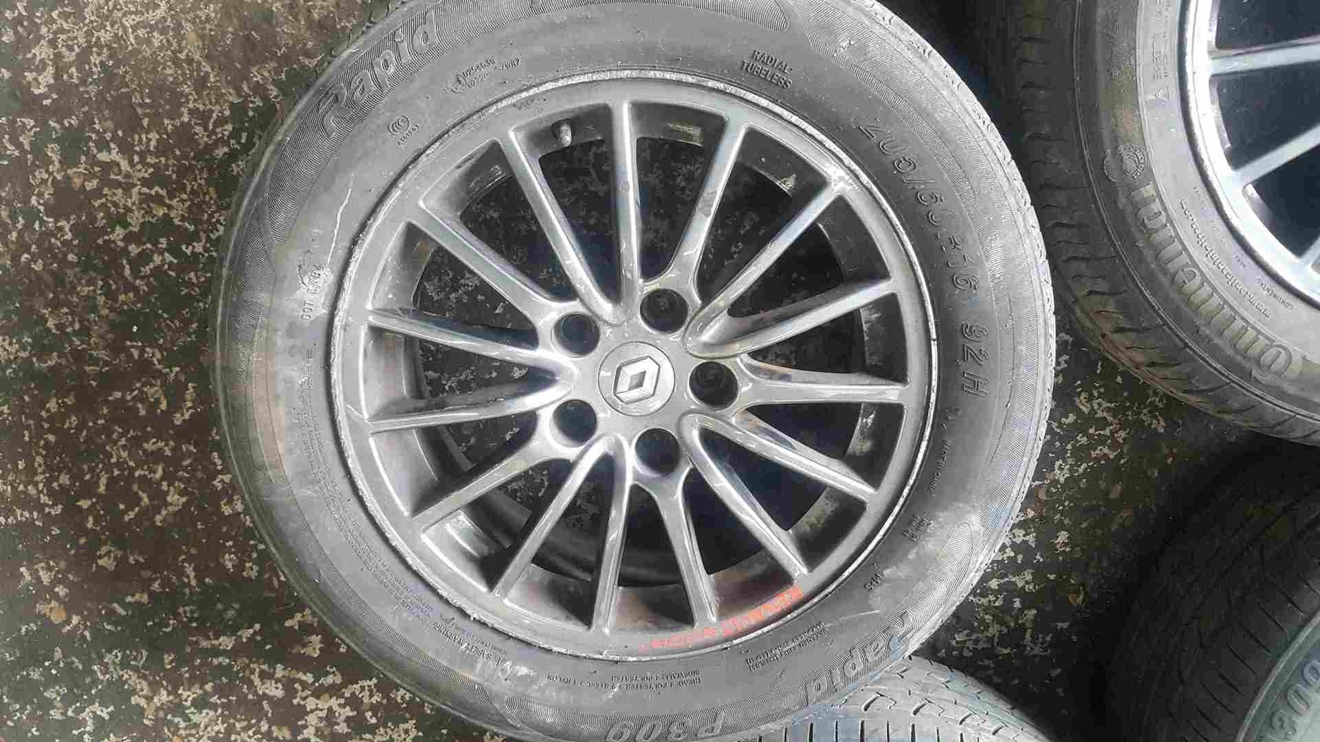 Thumb 2 Renault Laguna MK3 2007-2012 Broadway Alloy Wheels Set X4 16inch