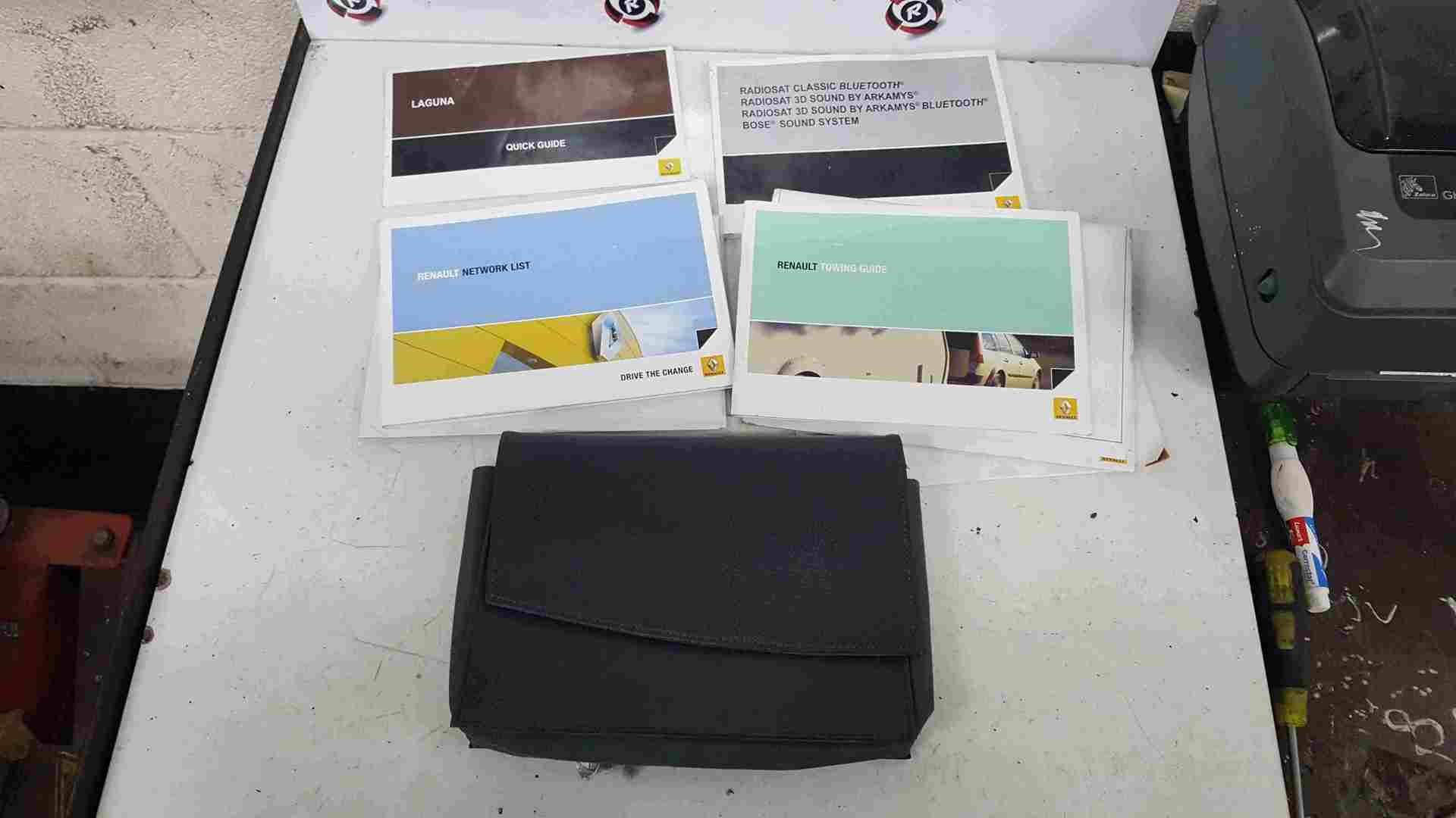 Thumb 2 Renault Laguna MK3 2007-2012 Document Handbook Guides Wallet