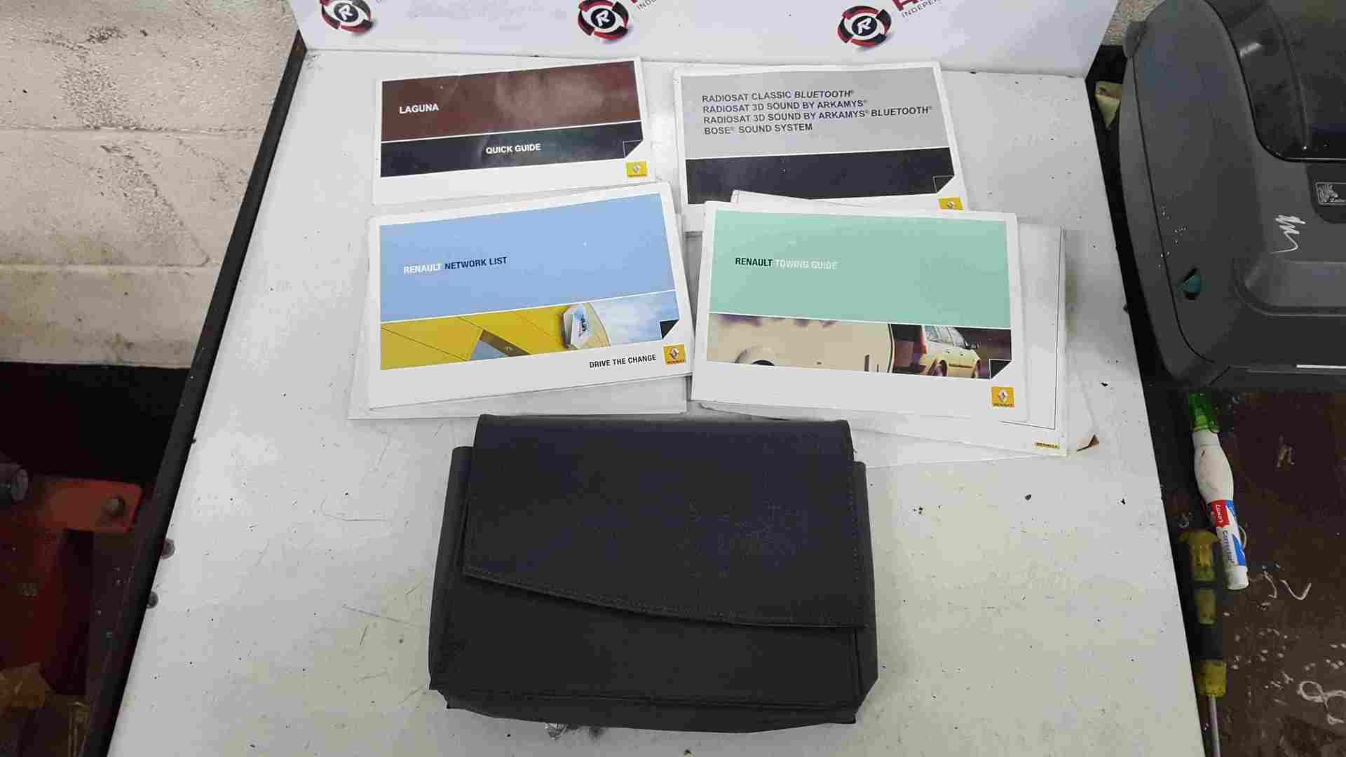 Renault Laguna MK3 2007-2012 Document Handbook Guides Wallet