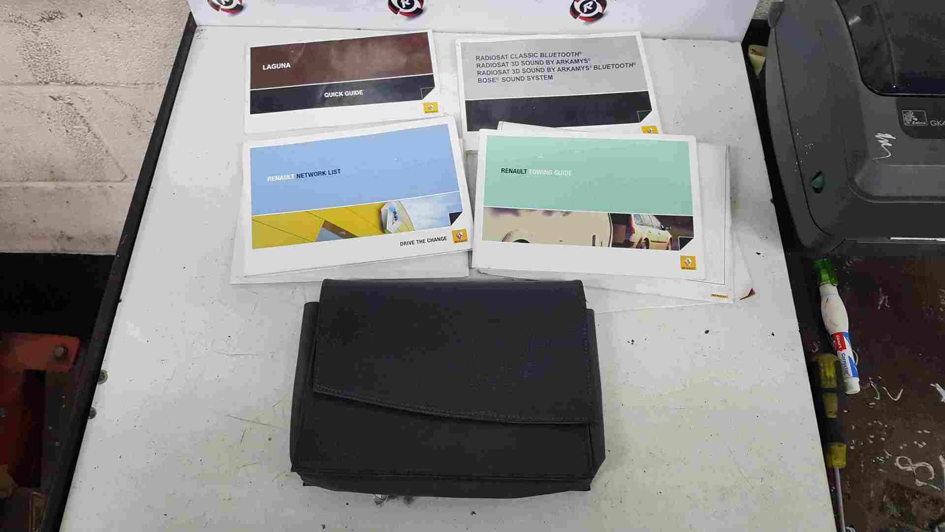 Thumb 3 Renault Laguna MK3 2007-2012 Document Handbook Guides Wallet