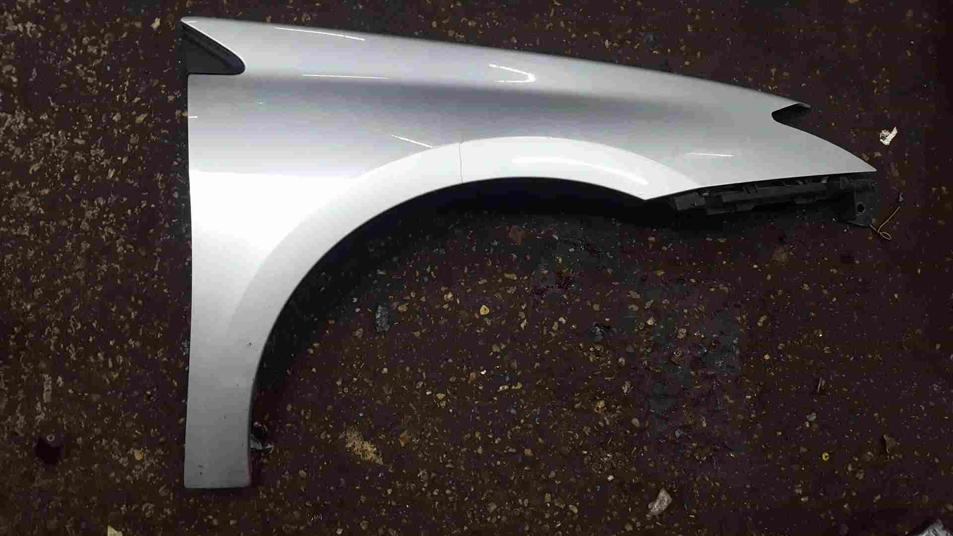 Thumb 3 Renault Laguna MK3 2007-2012 Drivers Os Wing Silver Ted69
